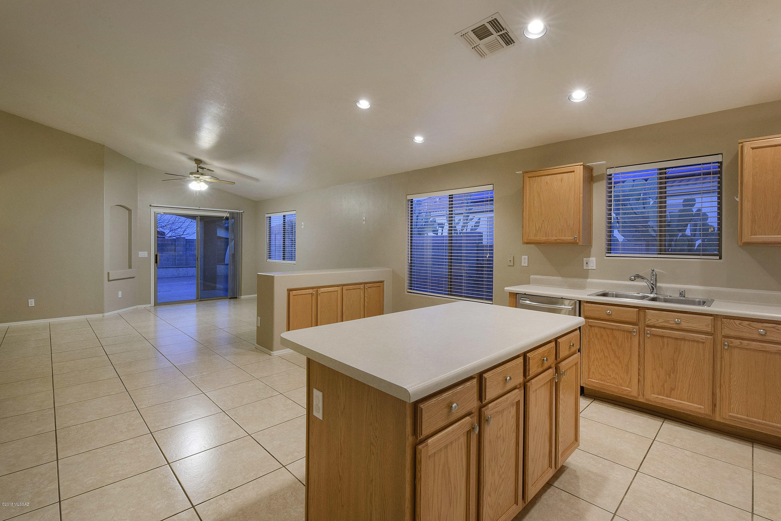 2443 E Skipping Rock Way