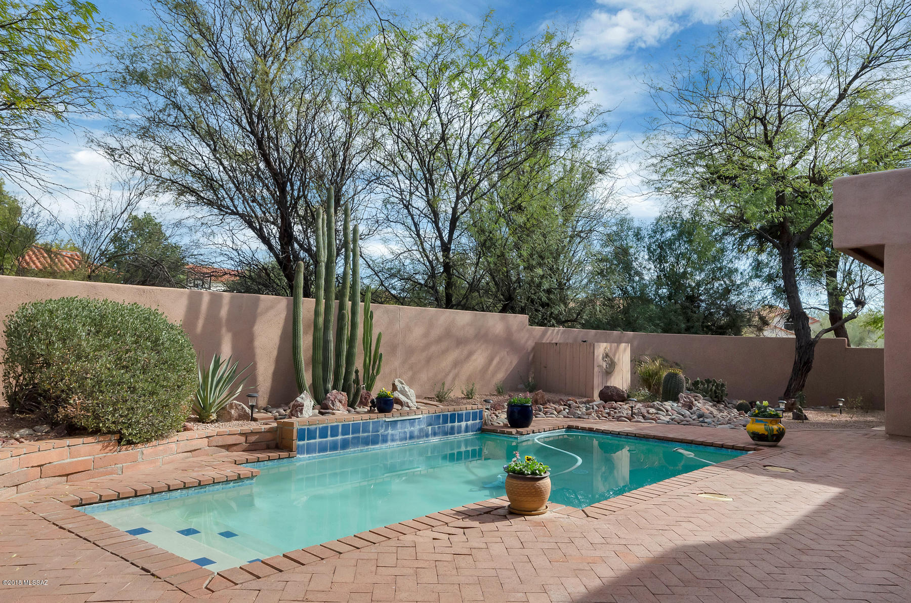 3766 N Creek Side Place