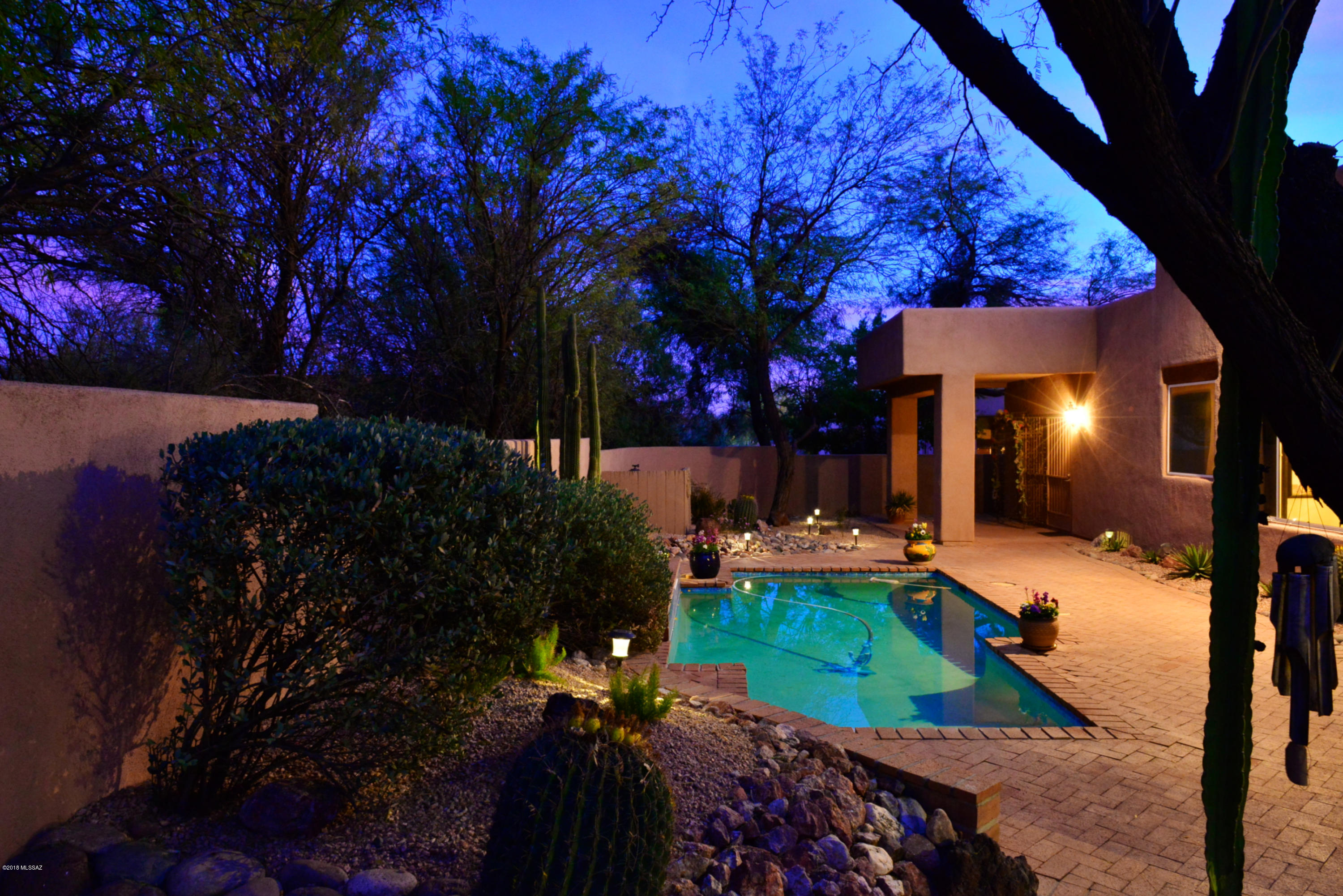 3766 N Creek Side Place