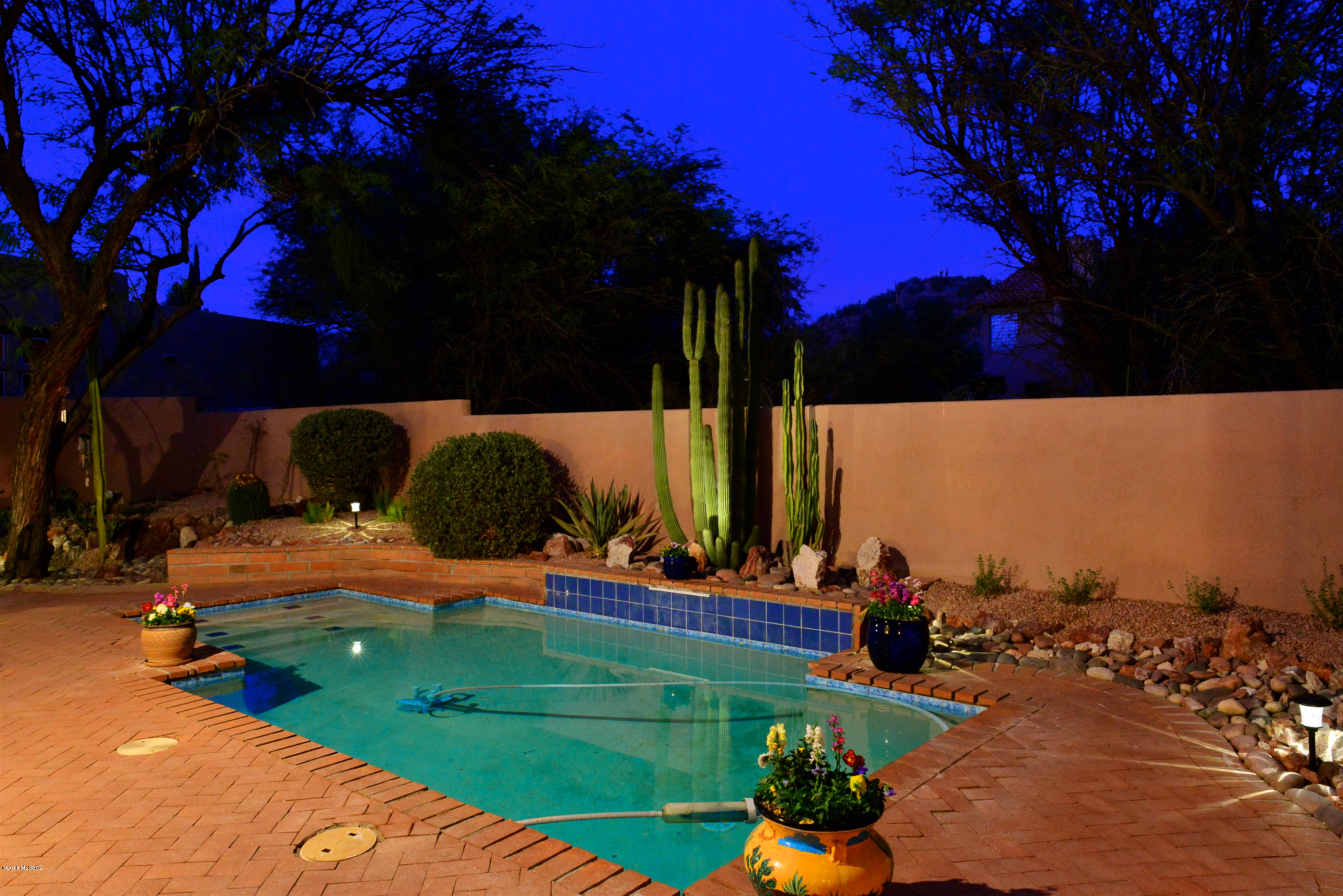 3766 N Creek Side Place