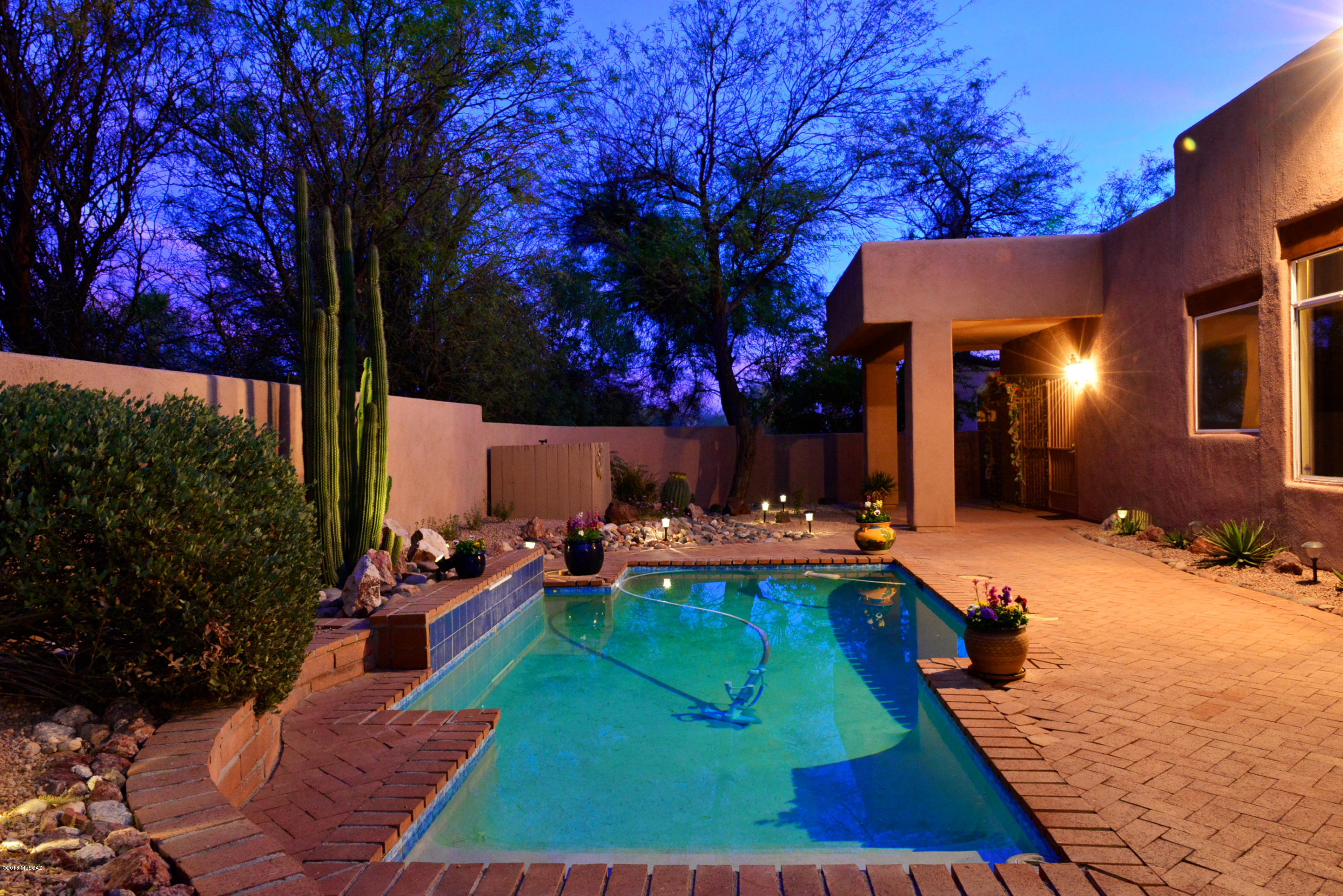 3766 N Creek Side Place