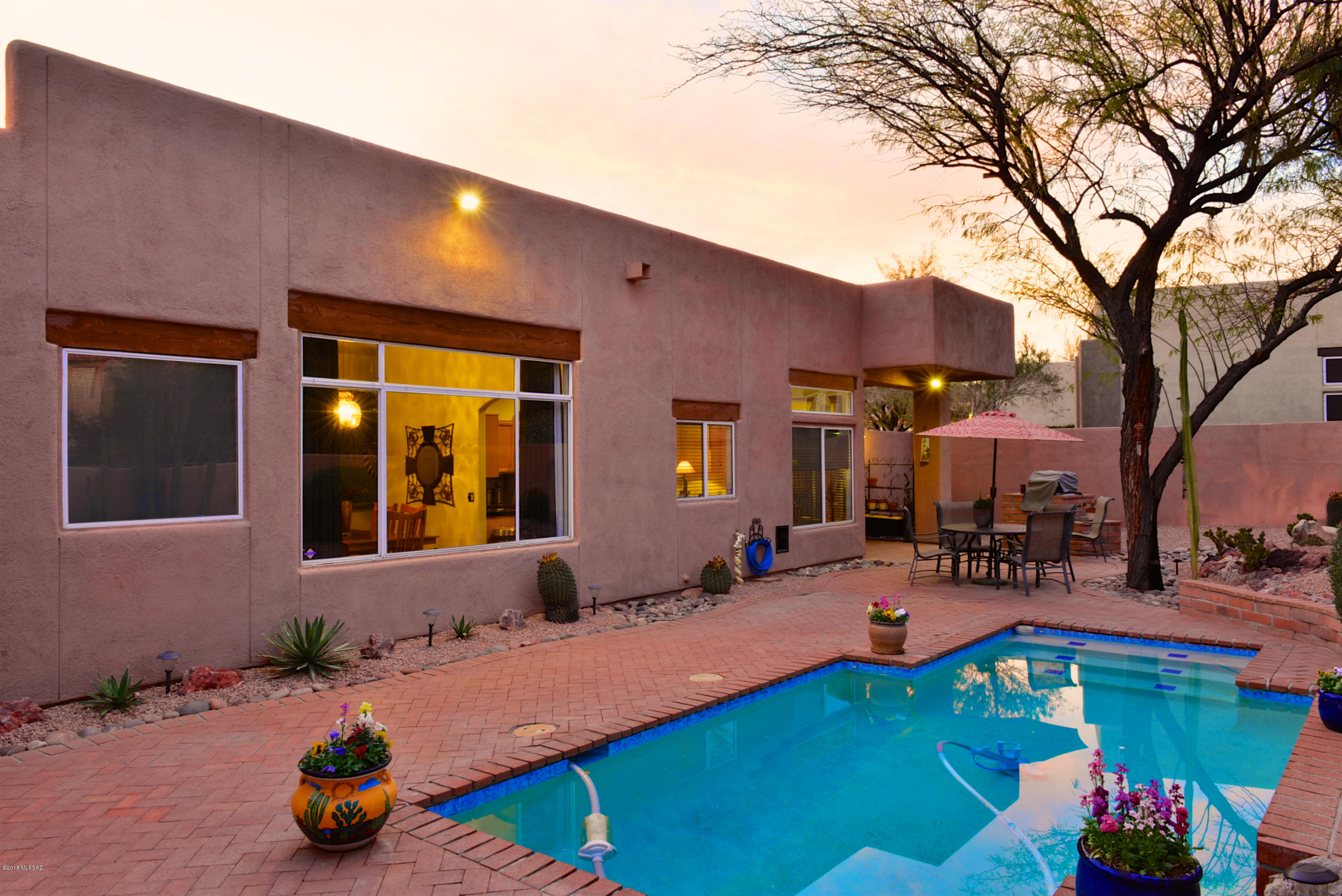 3766 N Creek Side Place