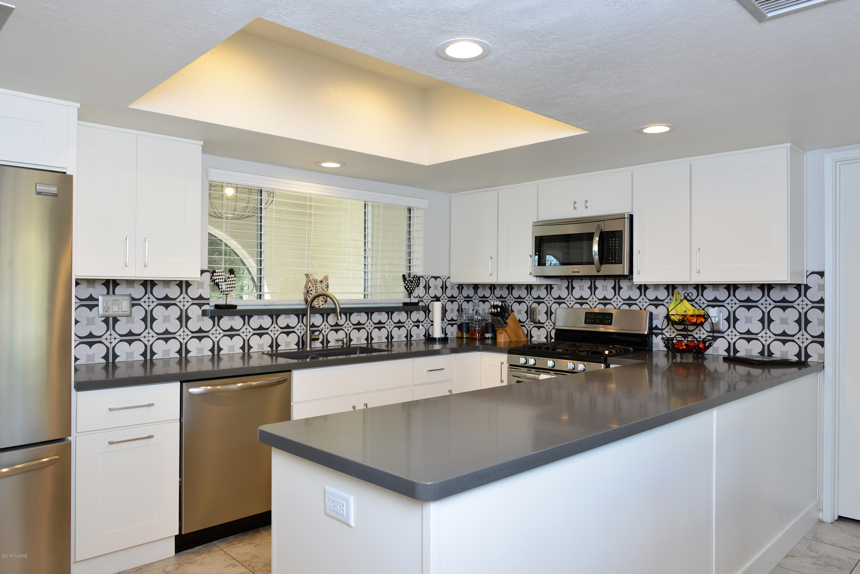 3618 N Knollwood Circle