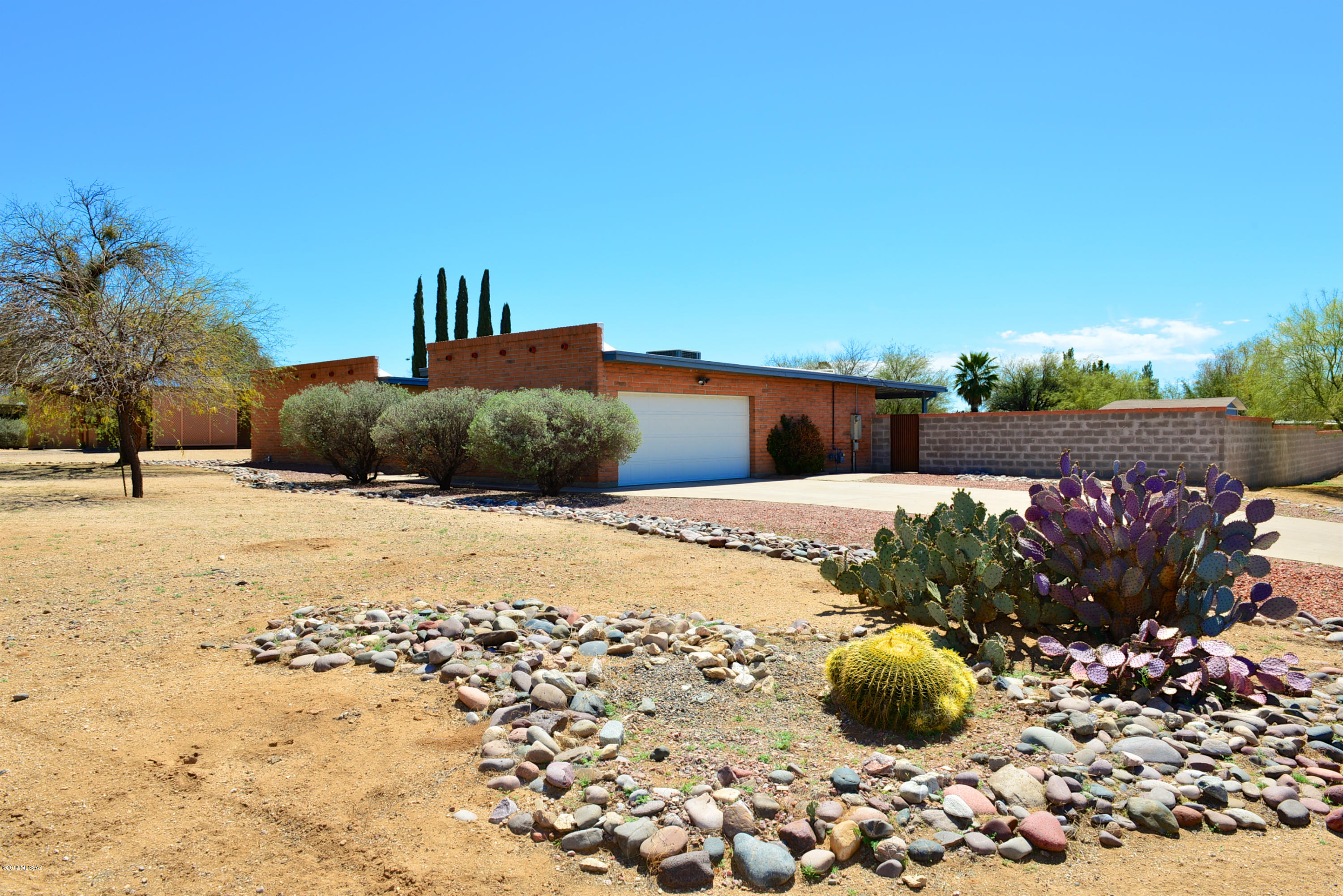 9340 E Walnut Tree Circle