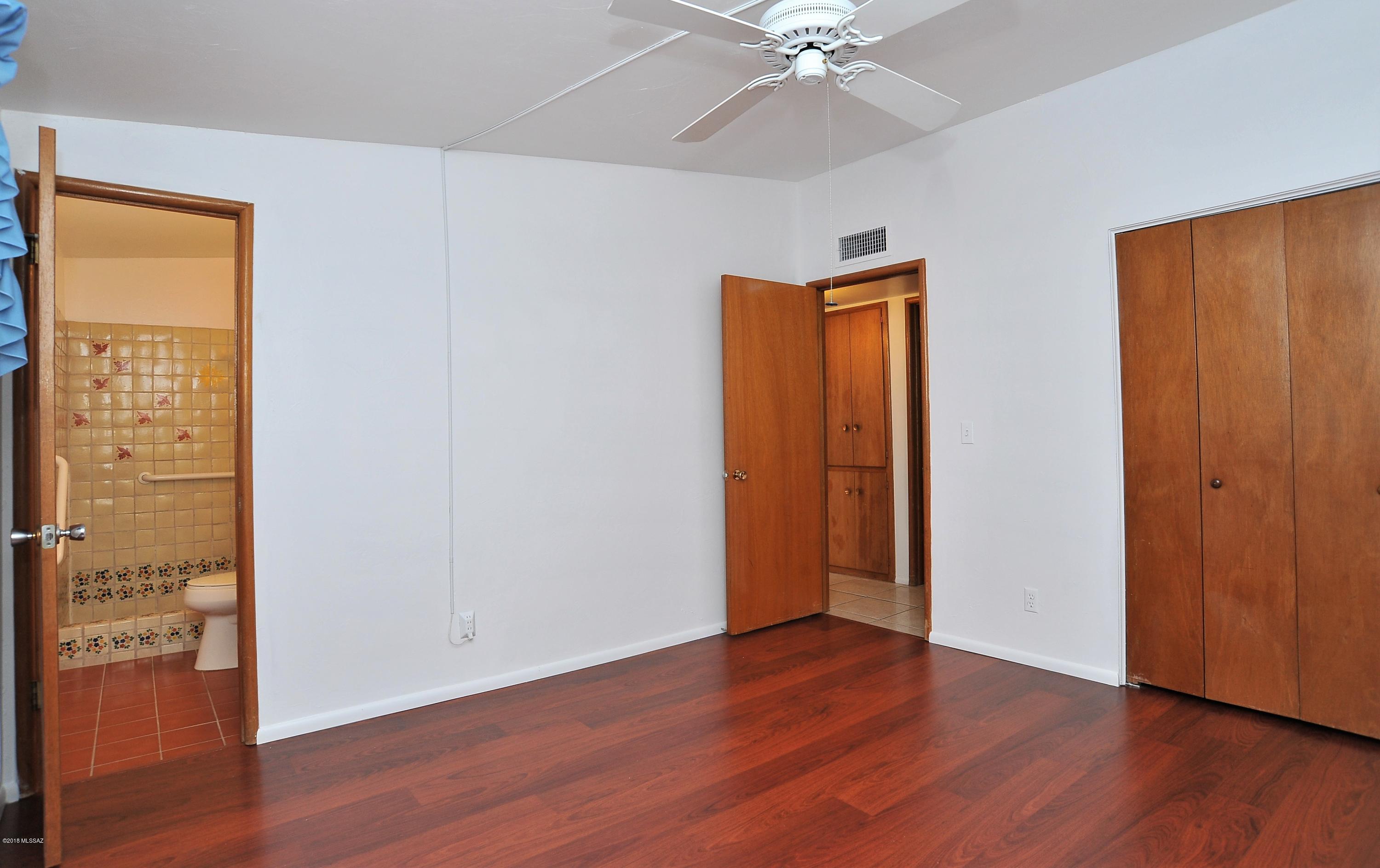 8521 E Shiloh Street