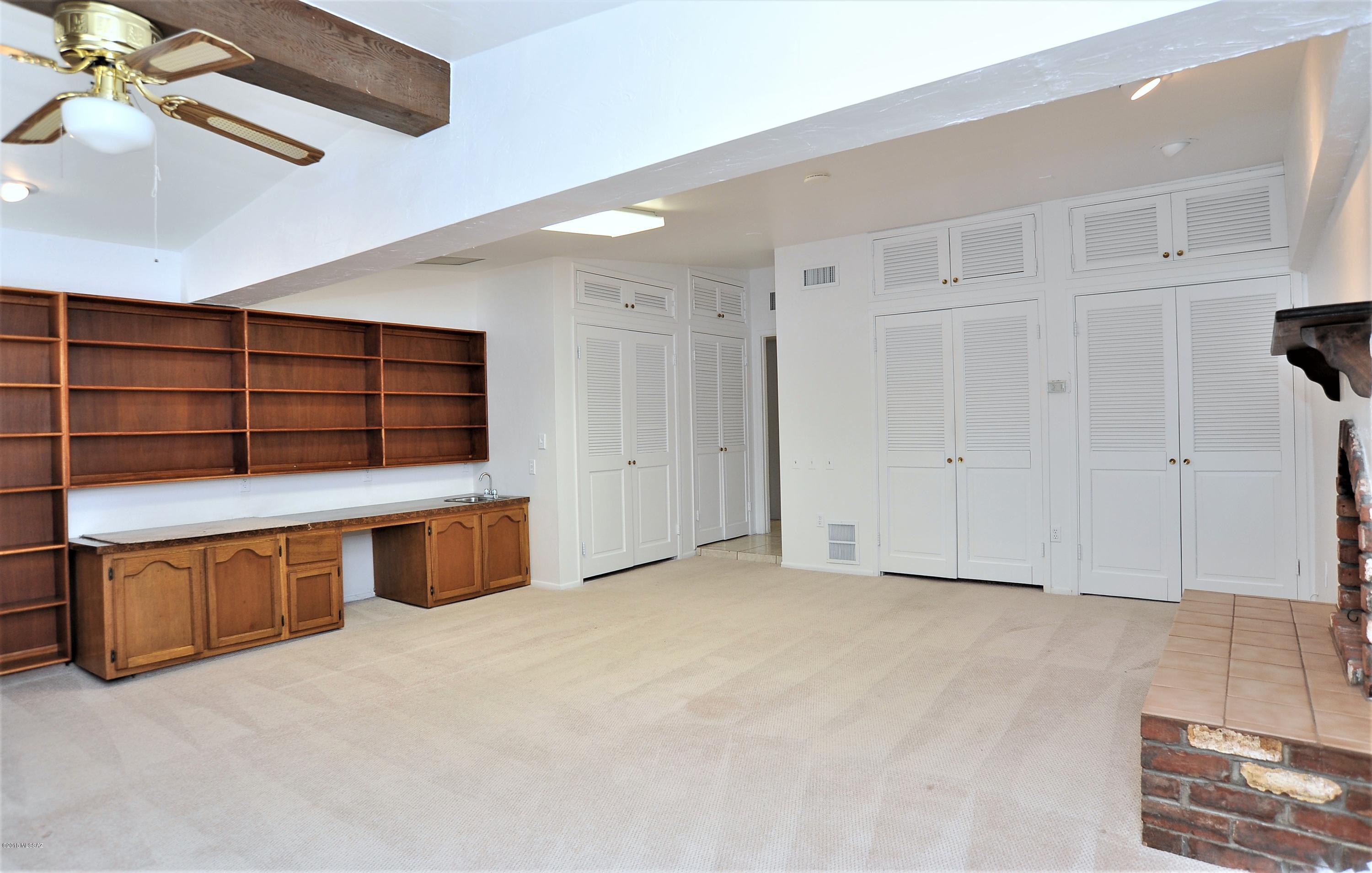 8521 E Shiloh Street