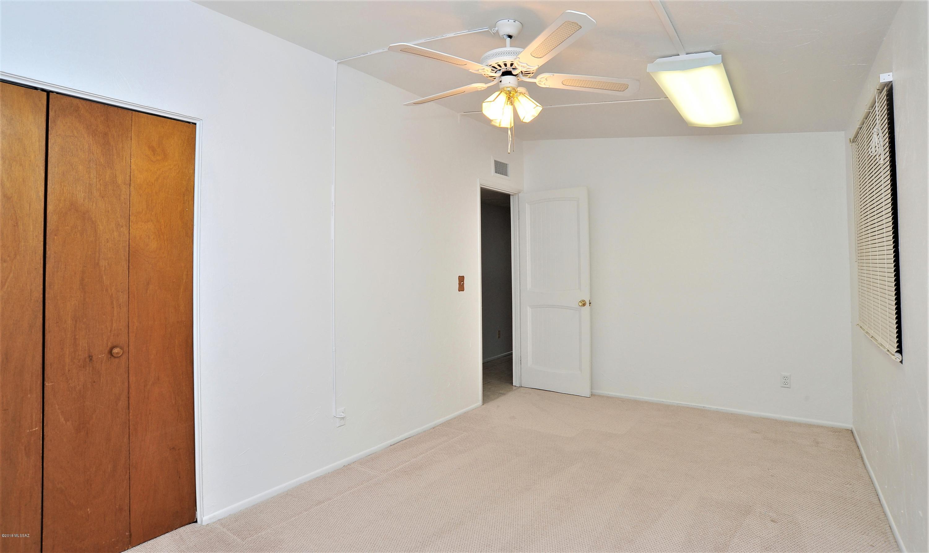 8521 E Shiloh Street