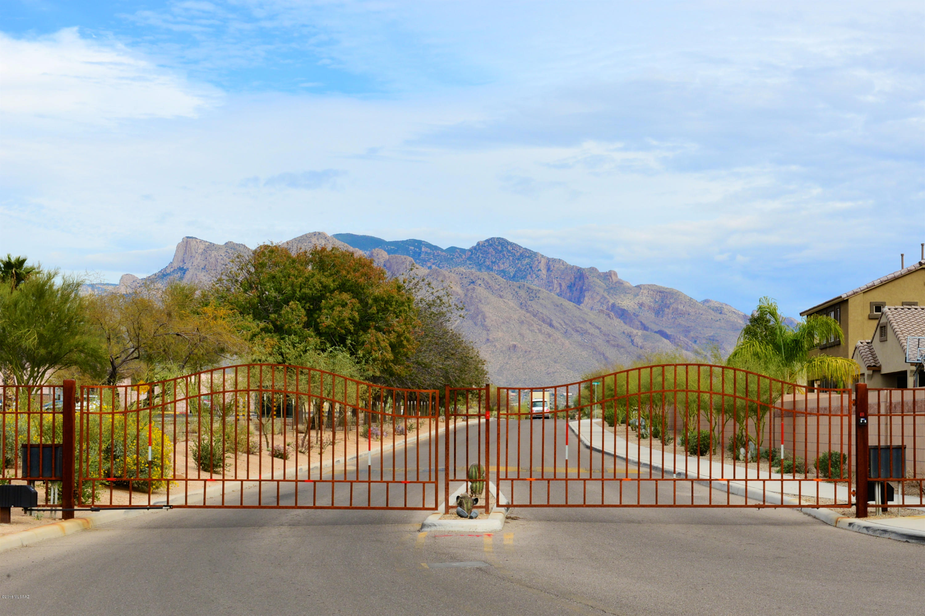 8718 N Walter Hagen Drive