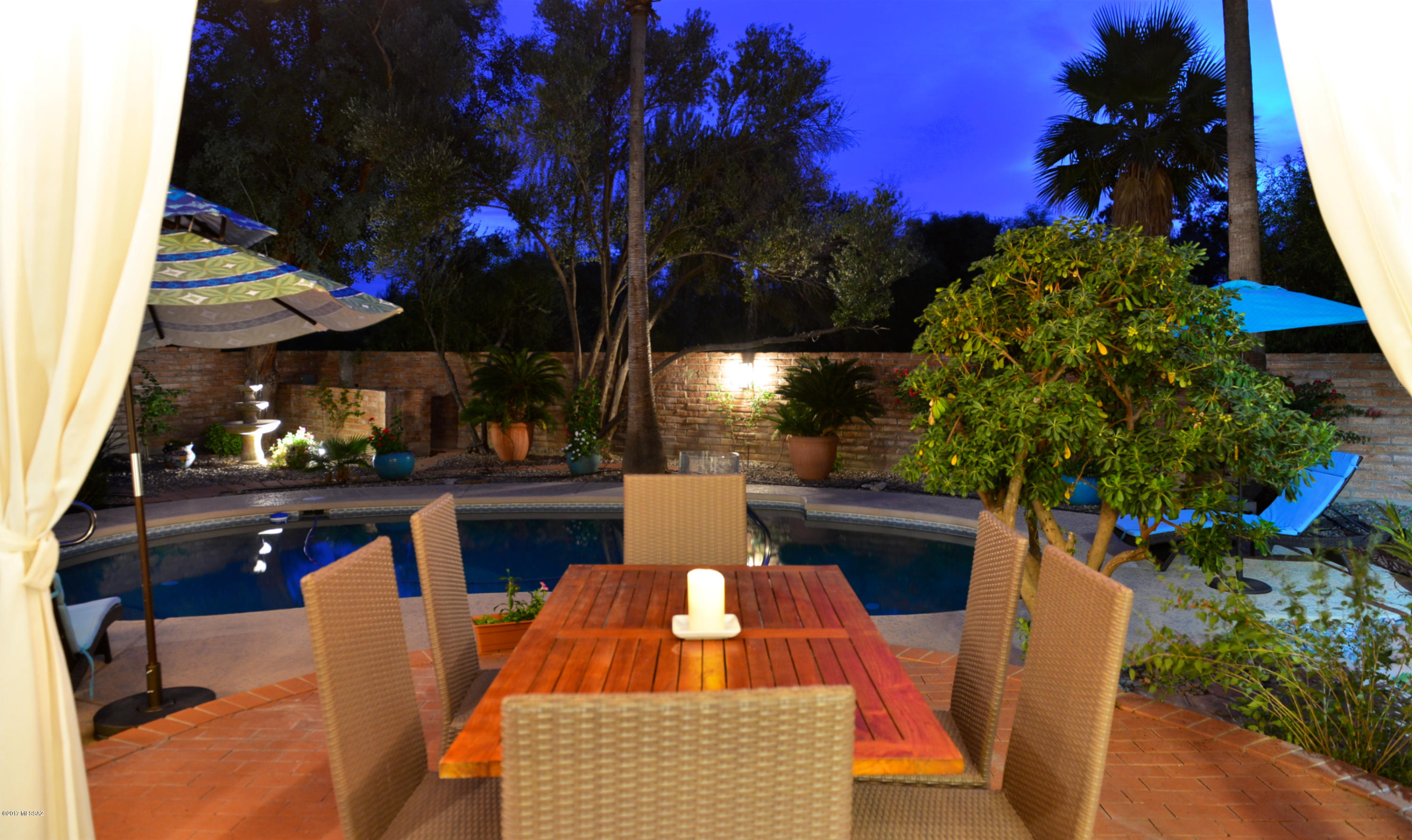 6240 N Camino Miraval