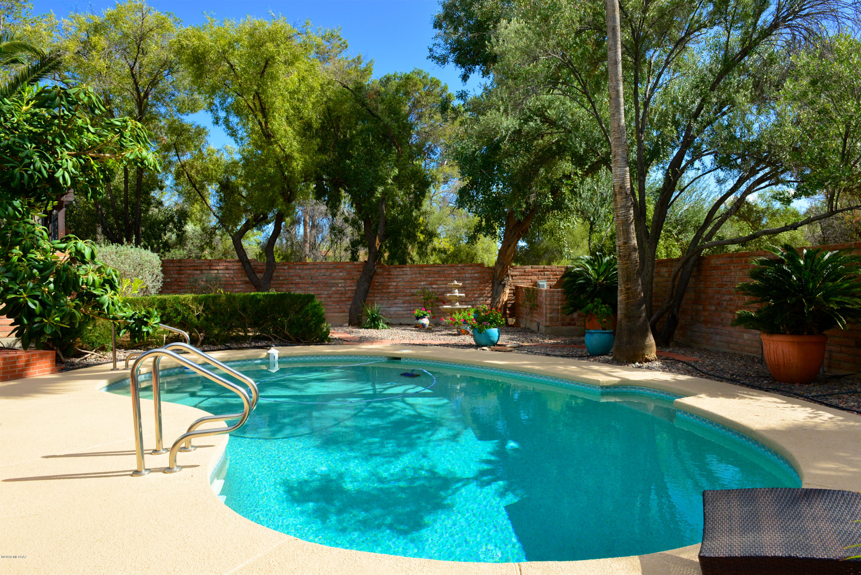 6240 N Camino Miraval