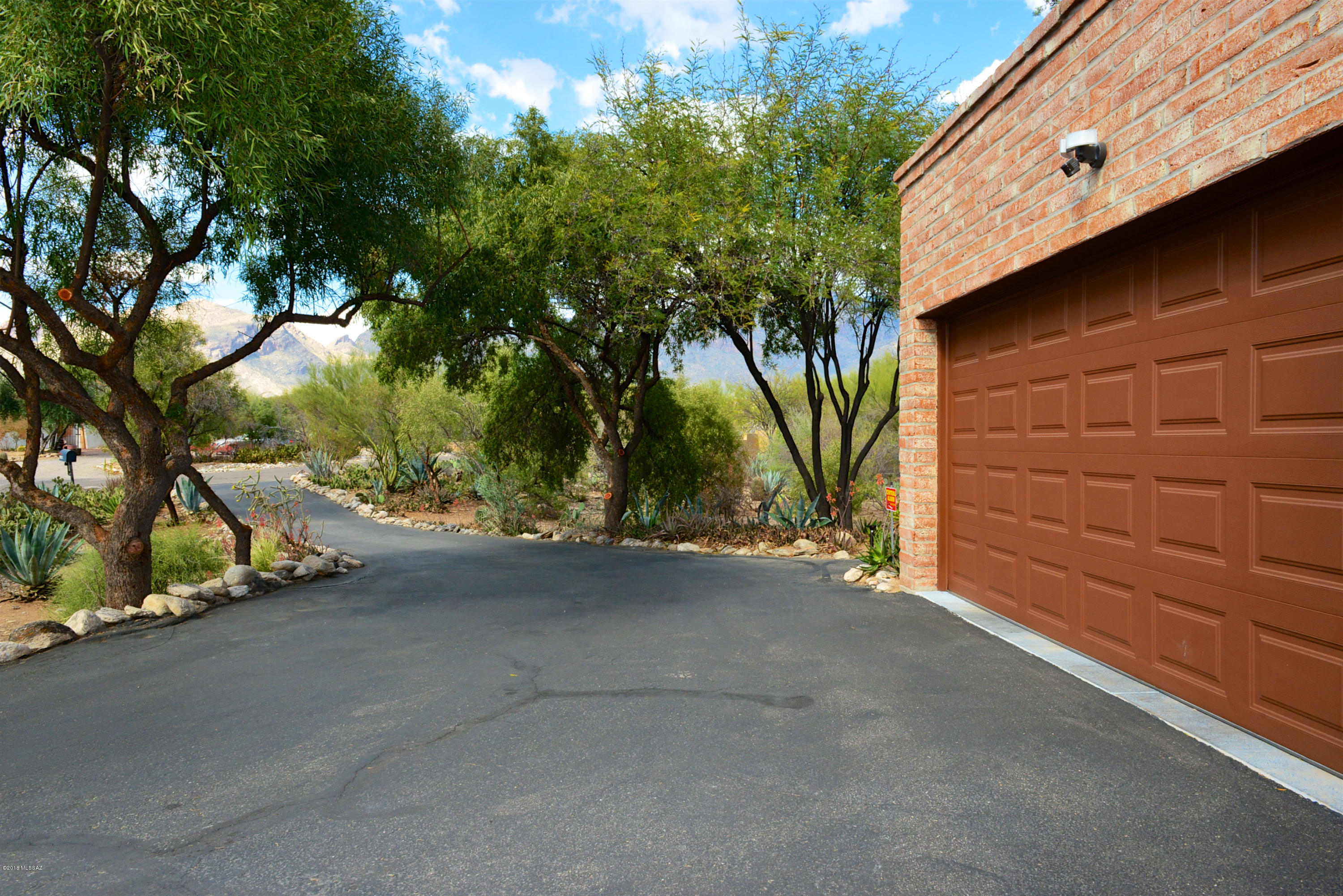 6240 N Camino Miraval