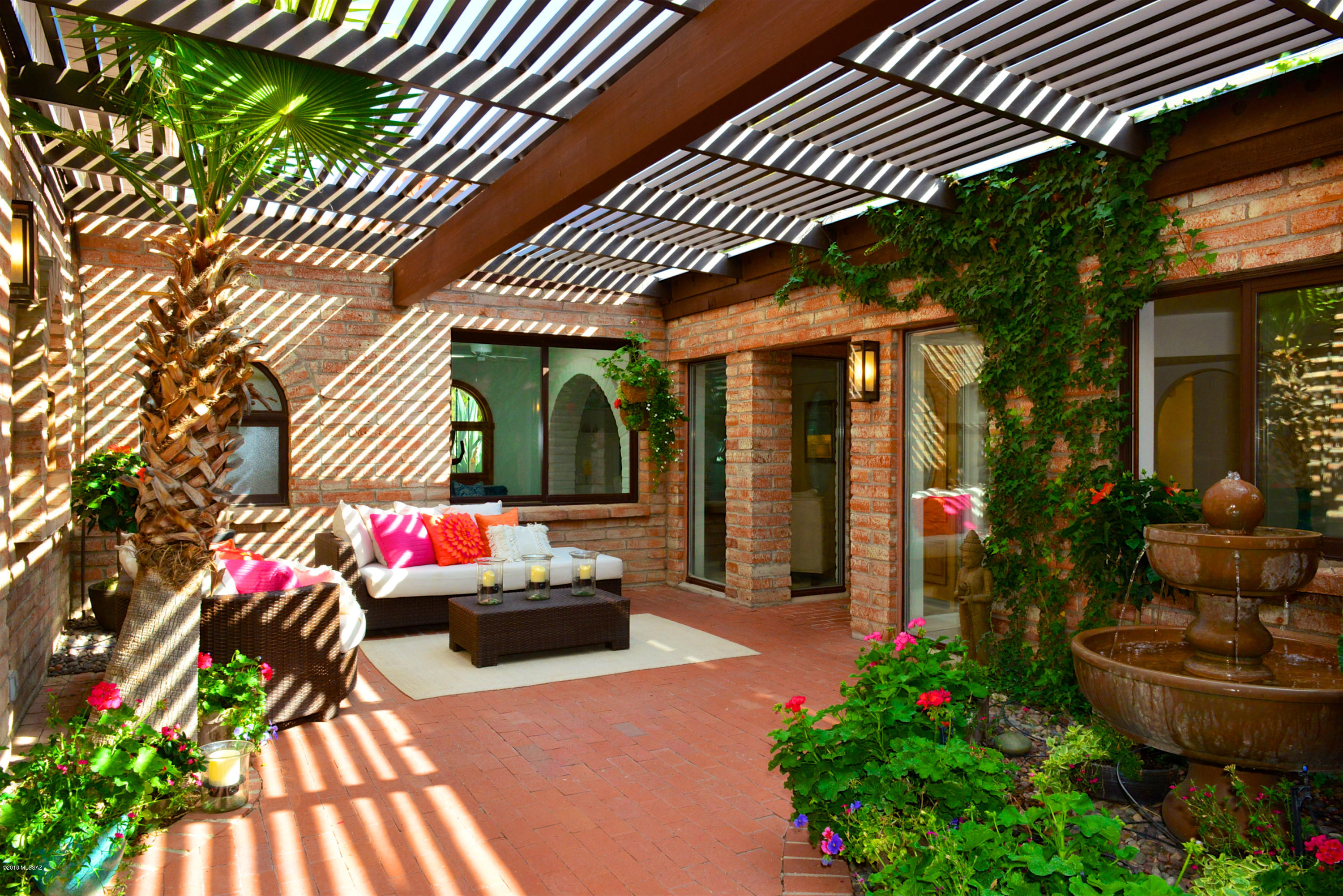 6240 N Camino Miraval