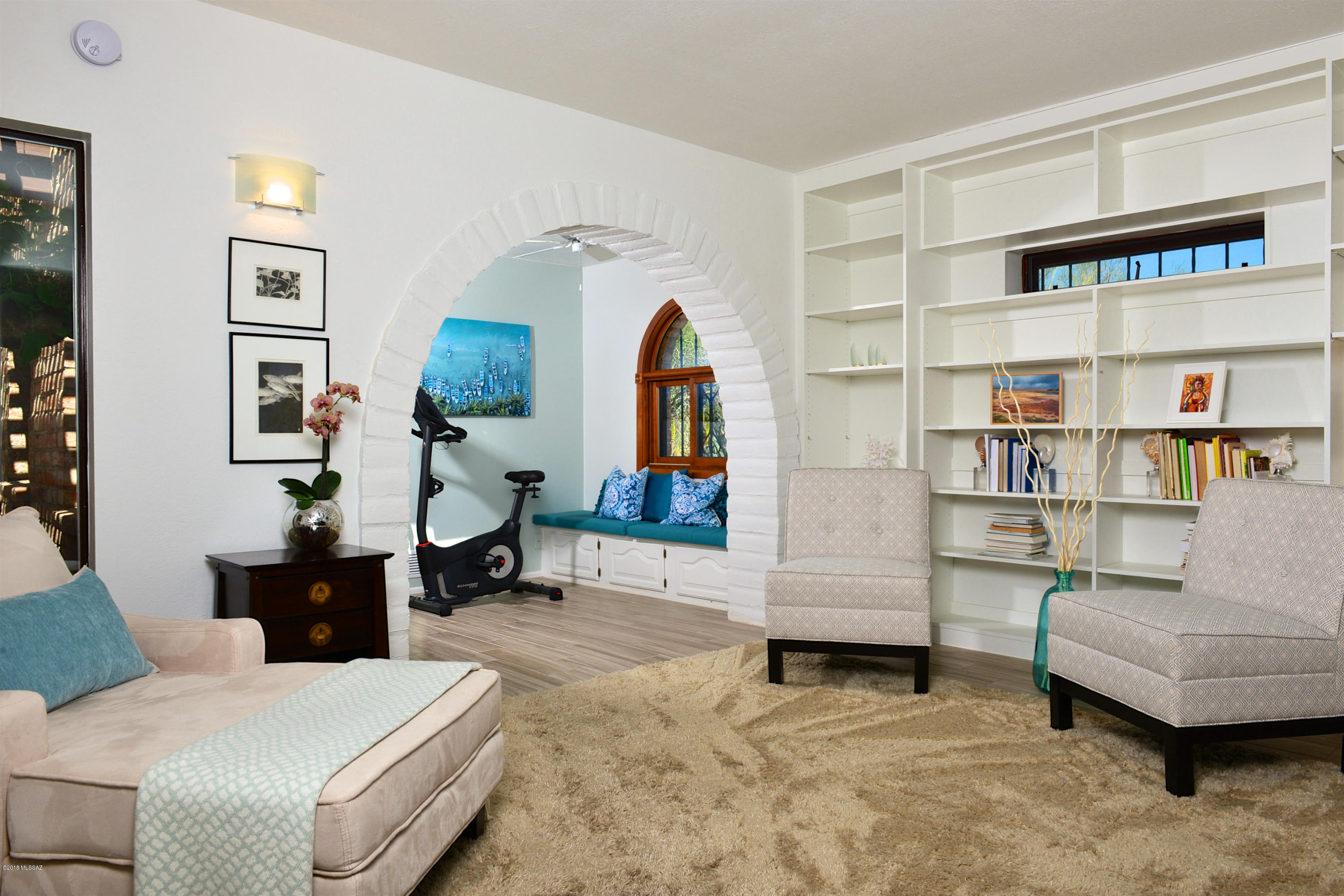 6240 N Camino Miraval