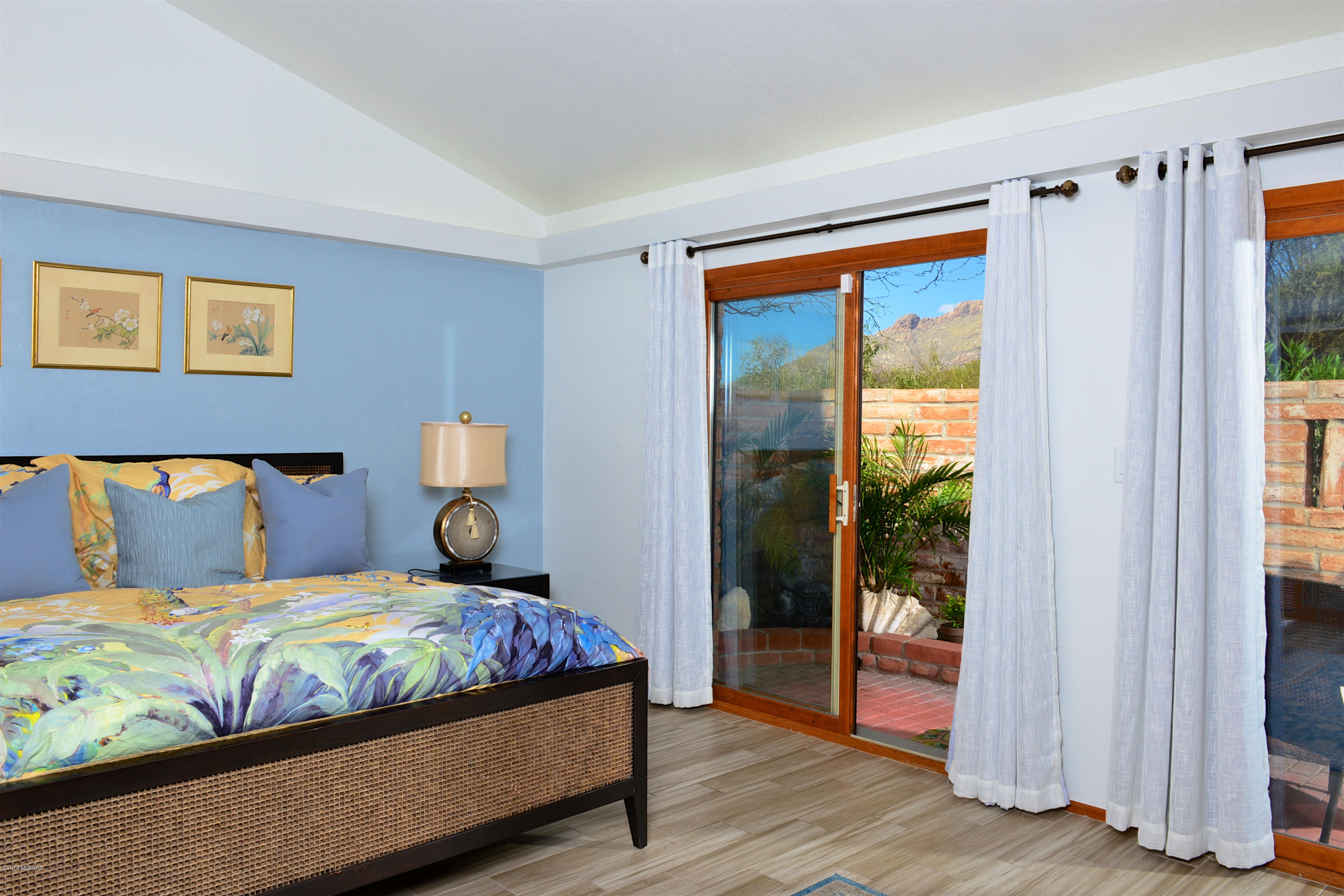 6240 N Camino Miraval