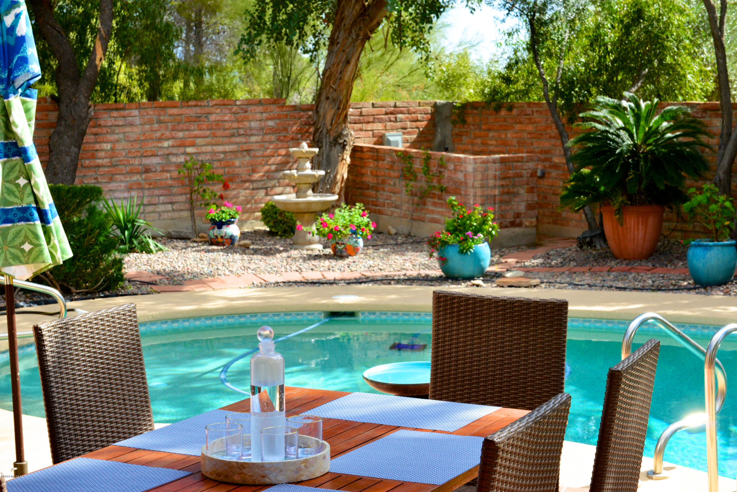 6240 N Camino Miraval