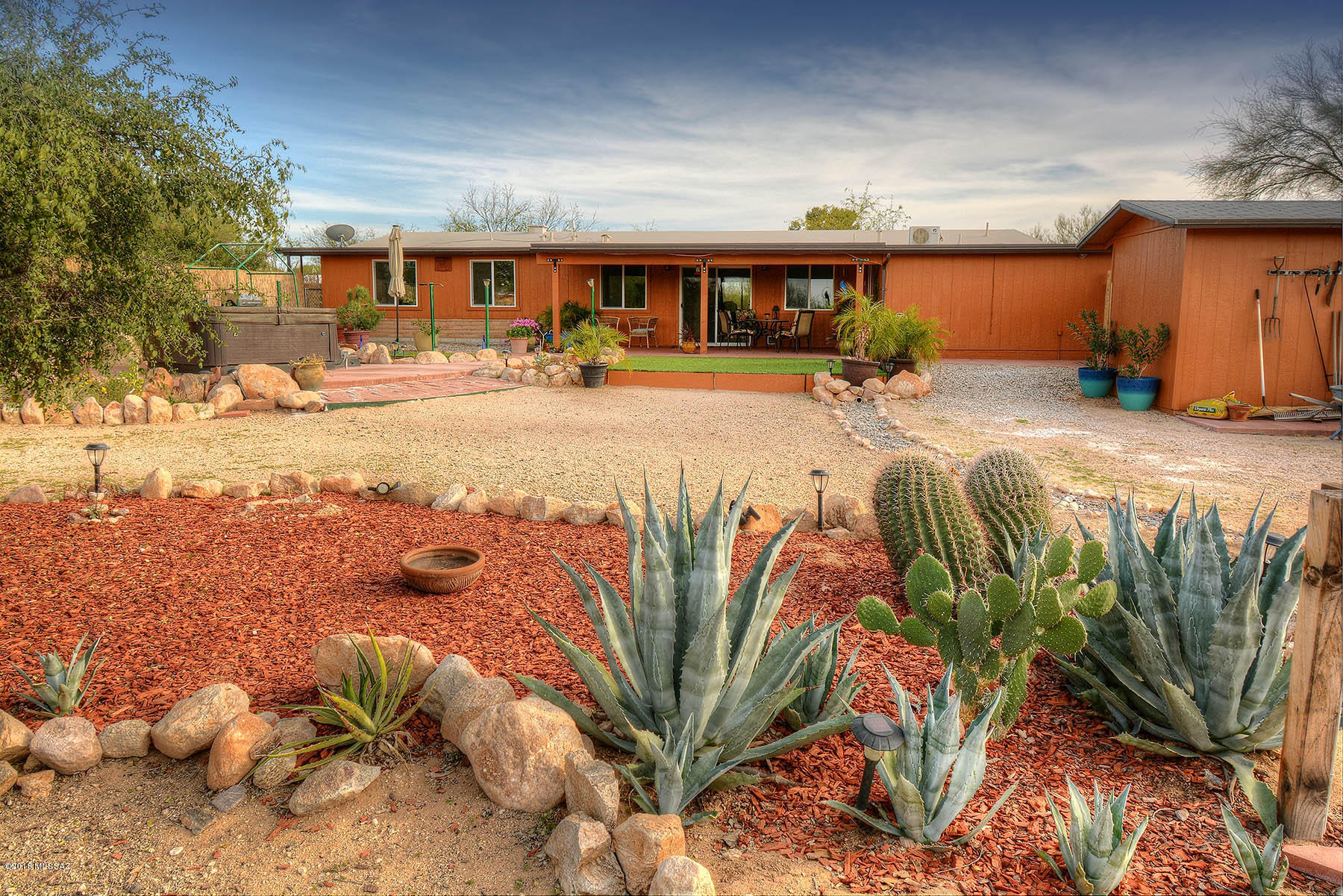 380 W Placita De La Poza