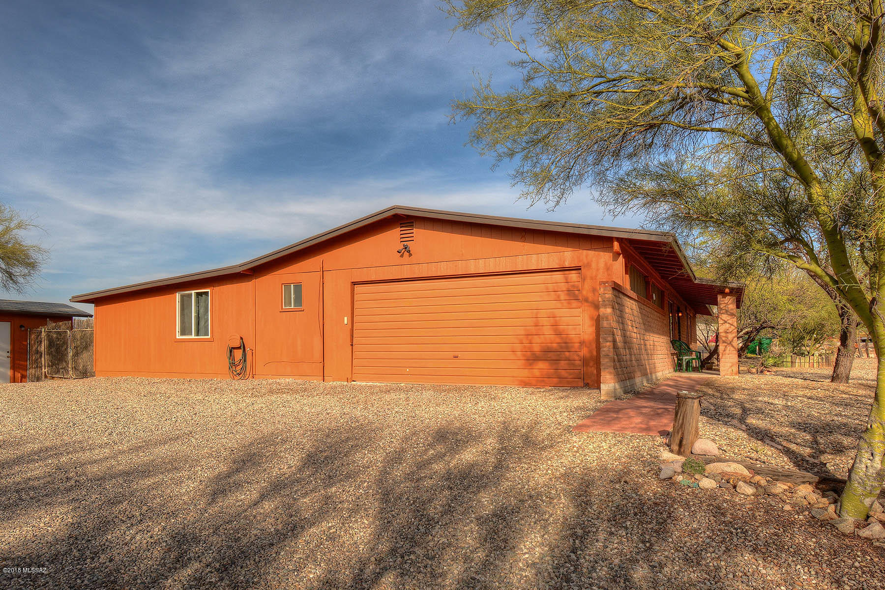 380 W Placita De La Poza