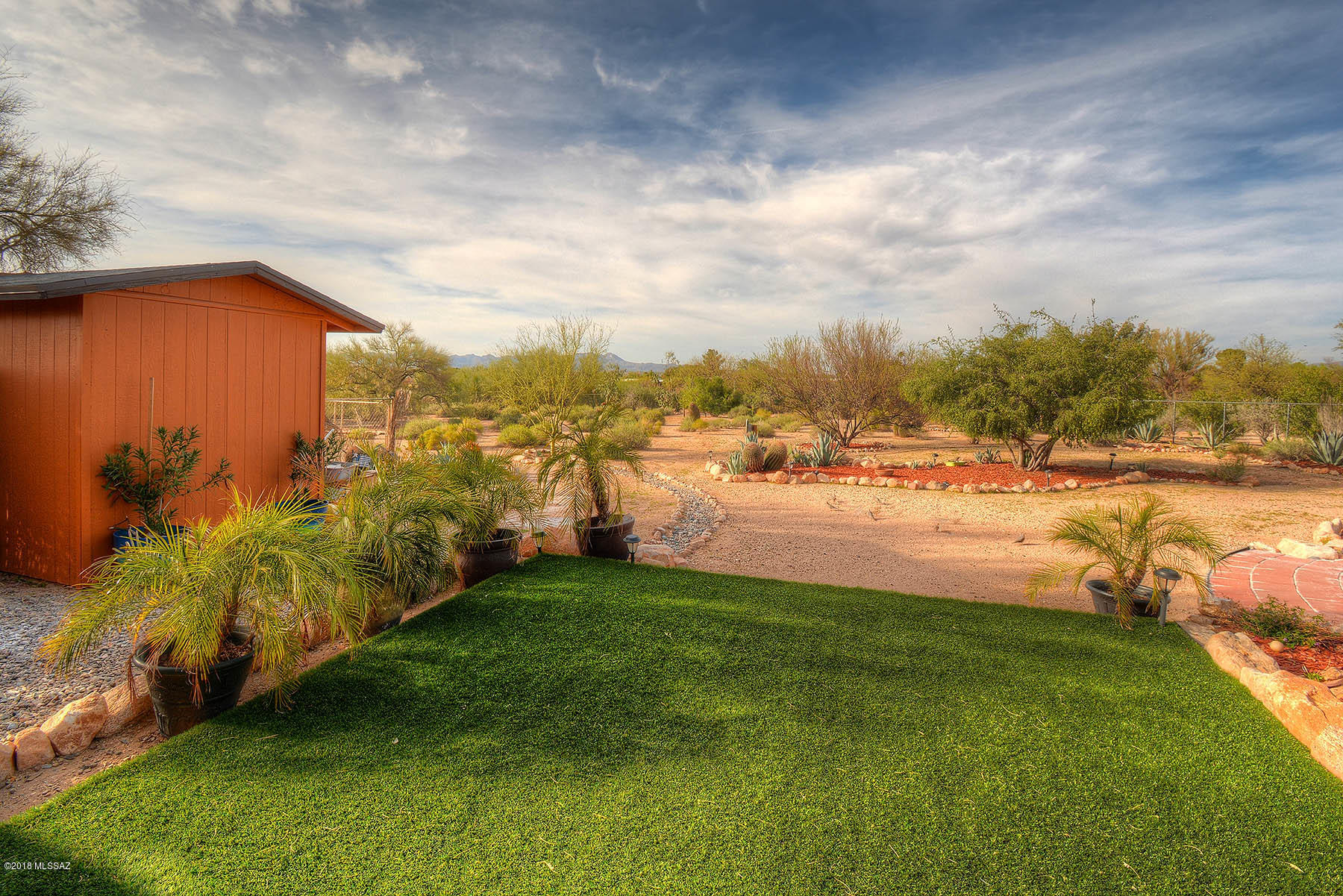 380 W Placita De La Poza