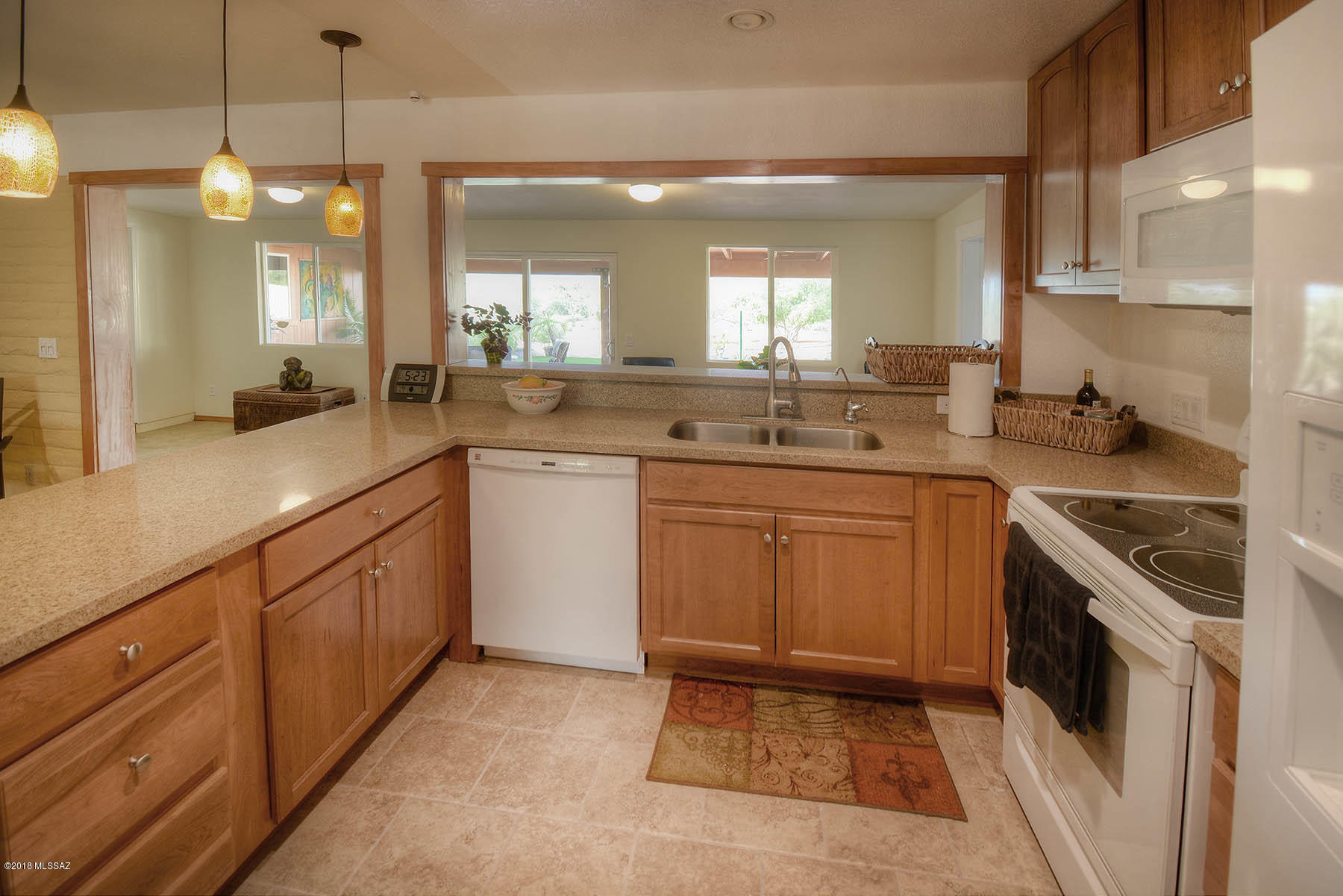 380 W Placita De La Poza