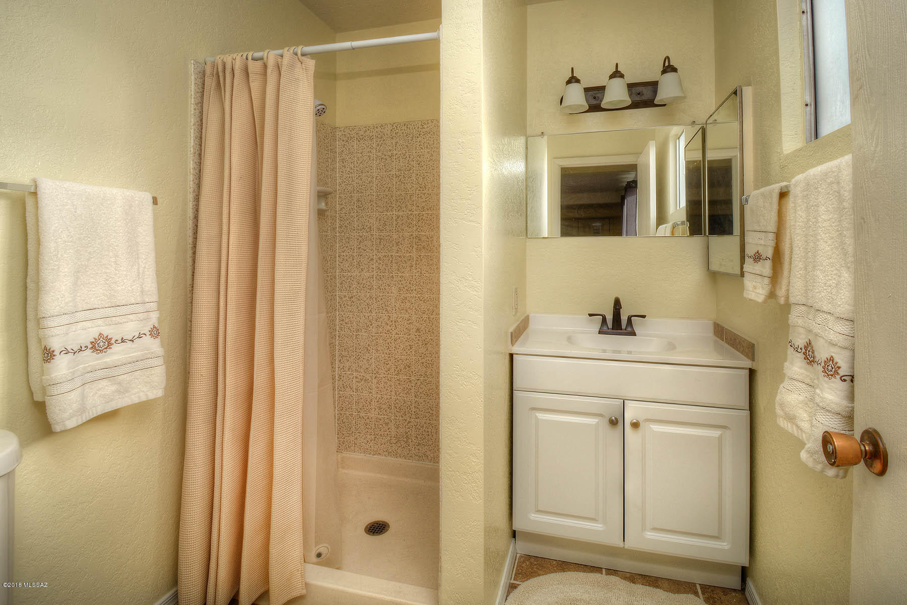 380 W Placita De La Poza