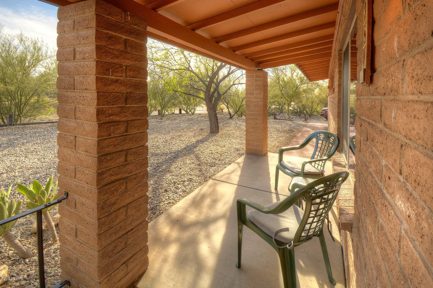 380 W Placita De La Poza