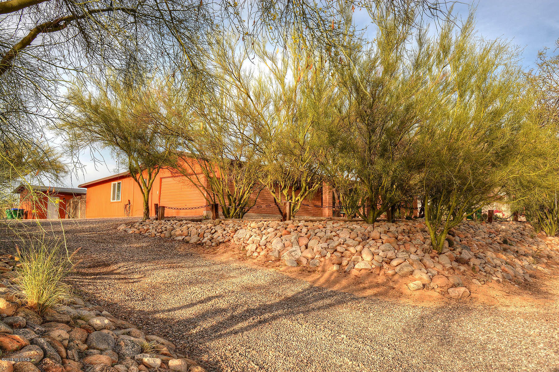 380 W Placita De La Poza