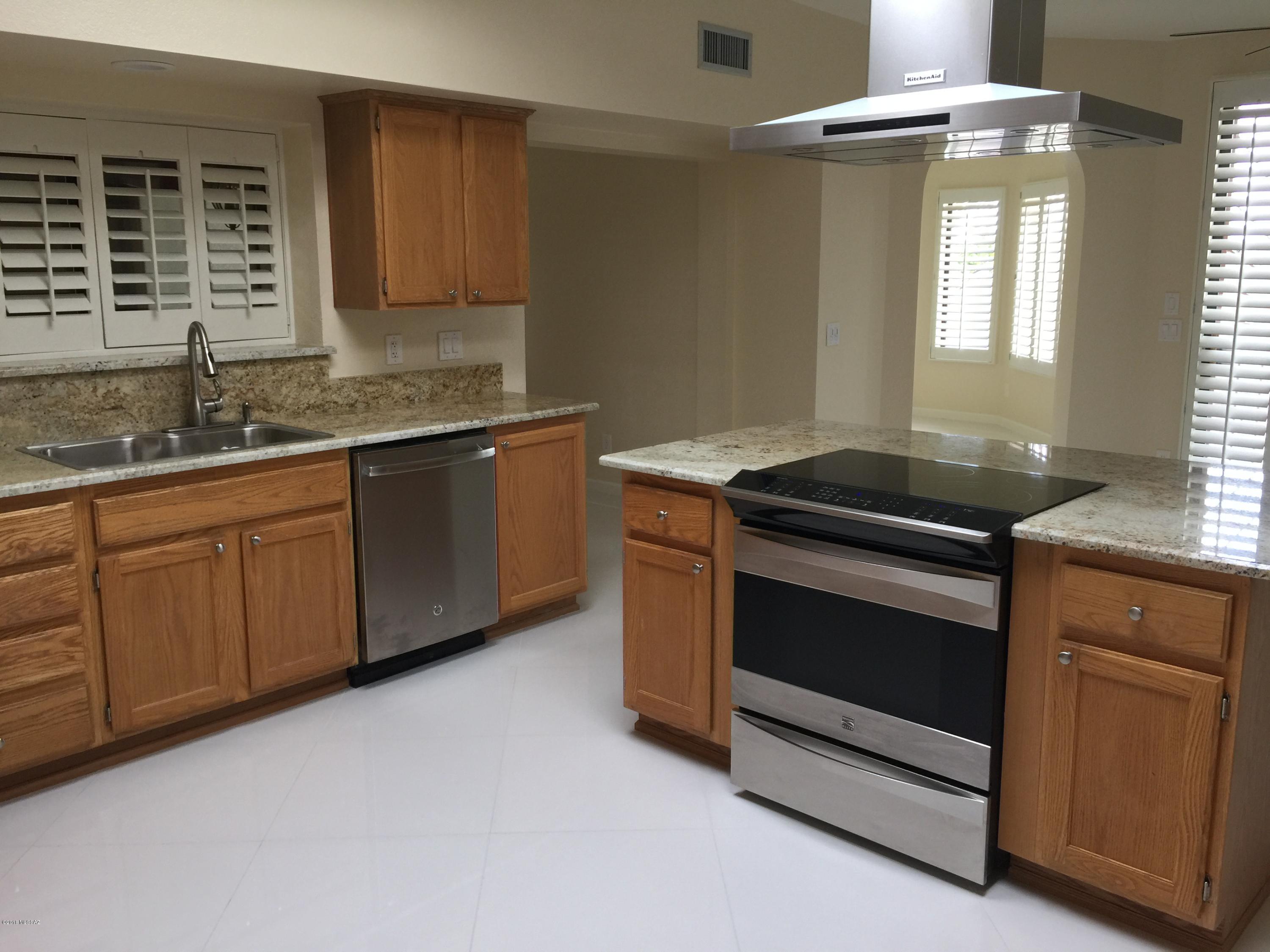 5447 N Via Velazquez