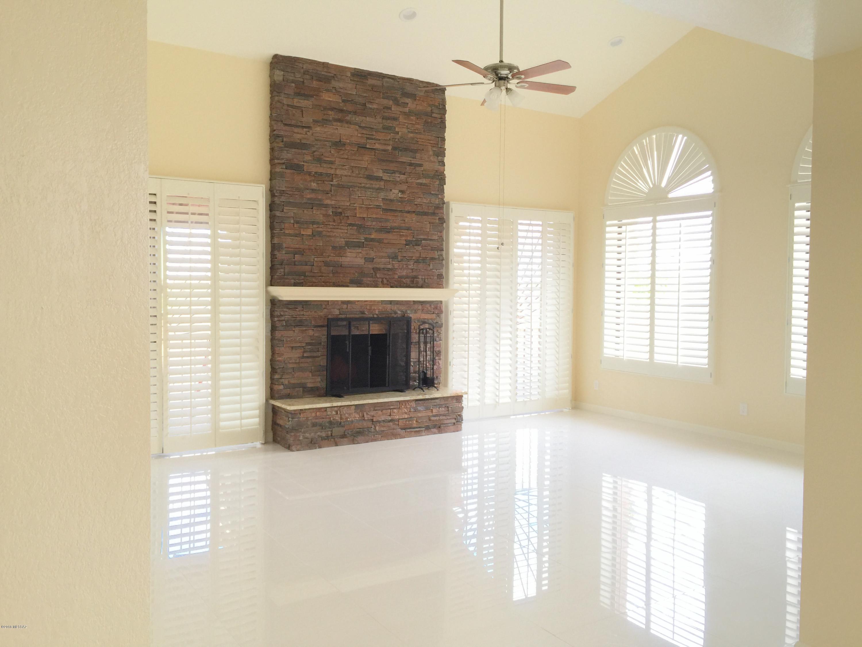 5447 N Via Velazquez