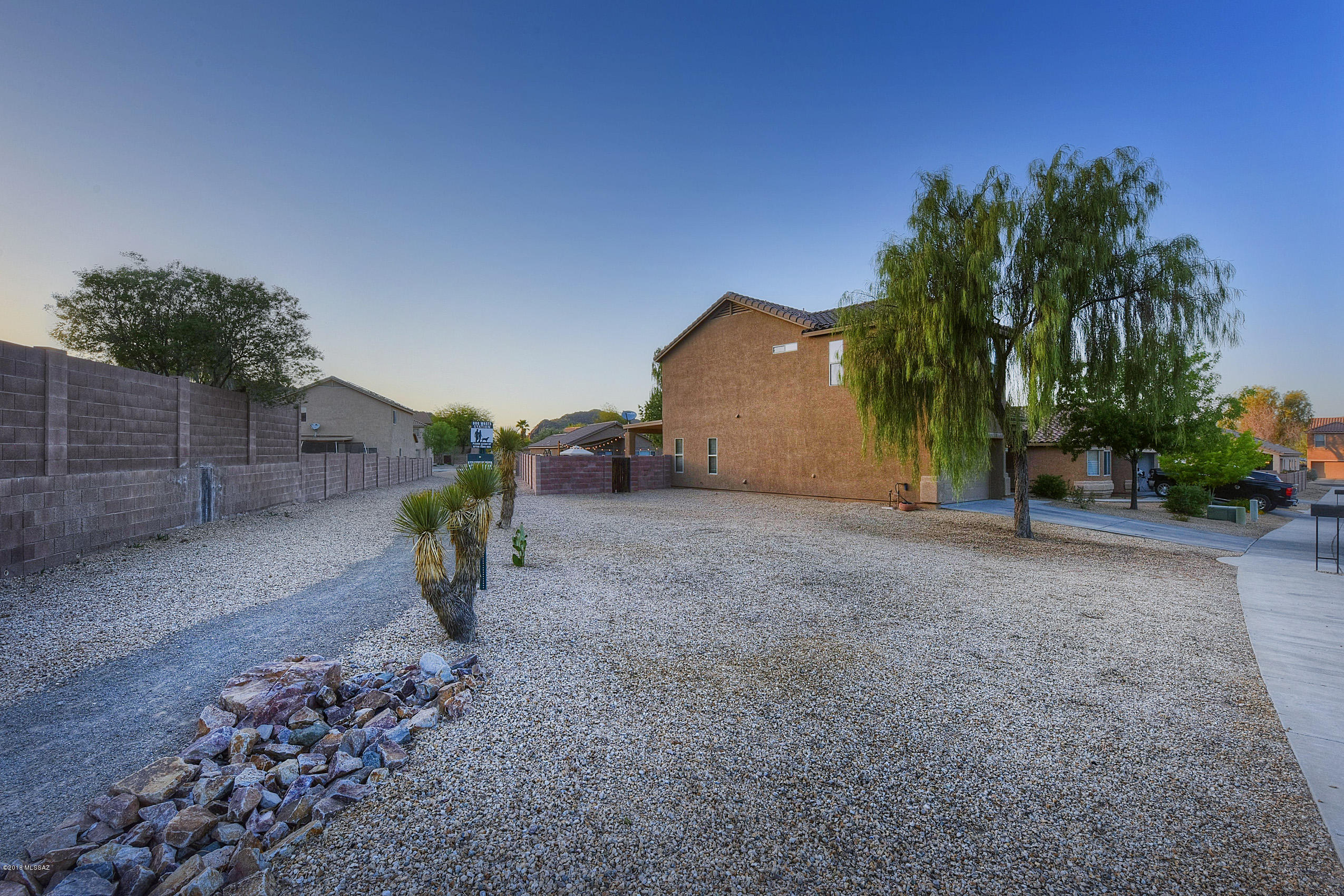 8855 N Twin Peaks Brook Drive