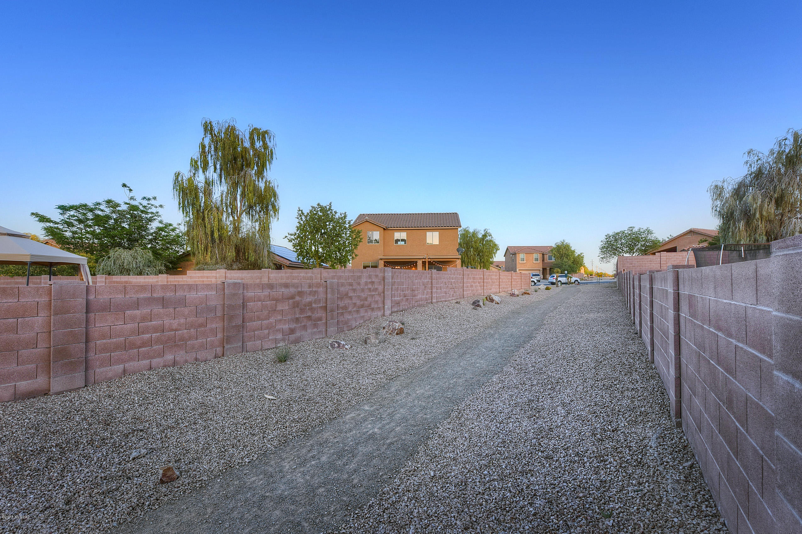 8855 N Twin Peaks Brook Drive