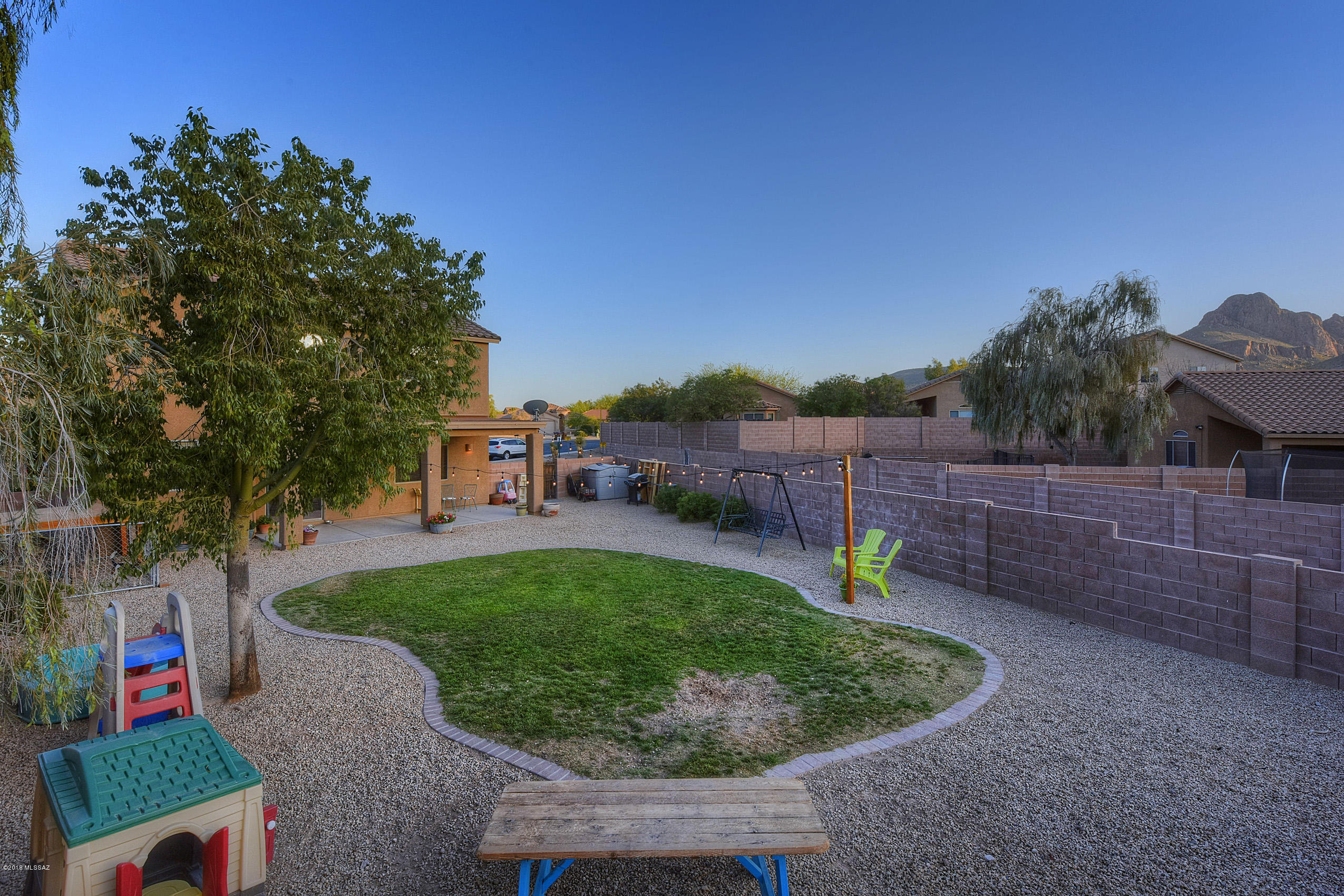 8855 N Twin Peaks Brook Drive