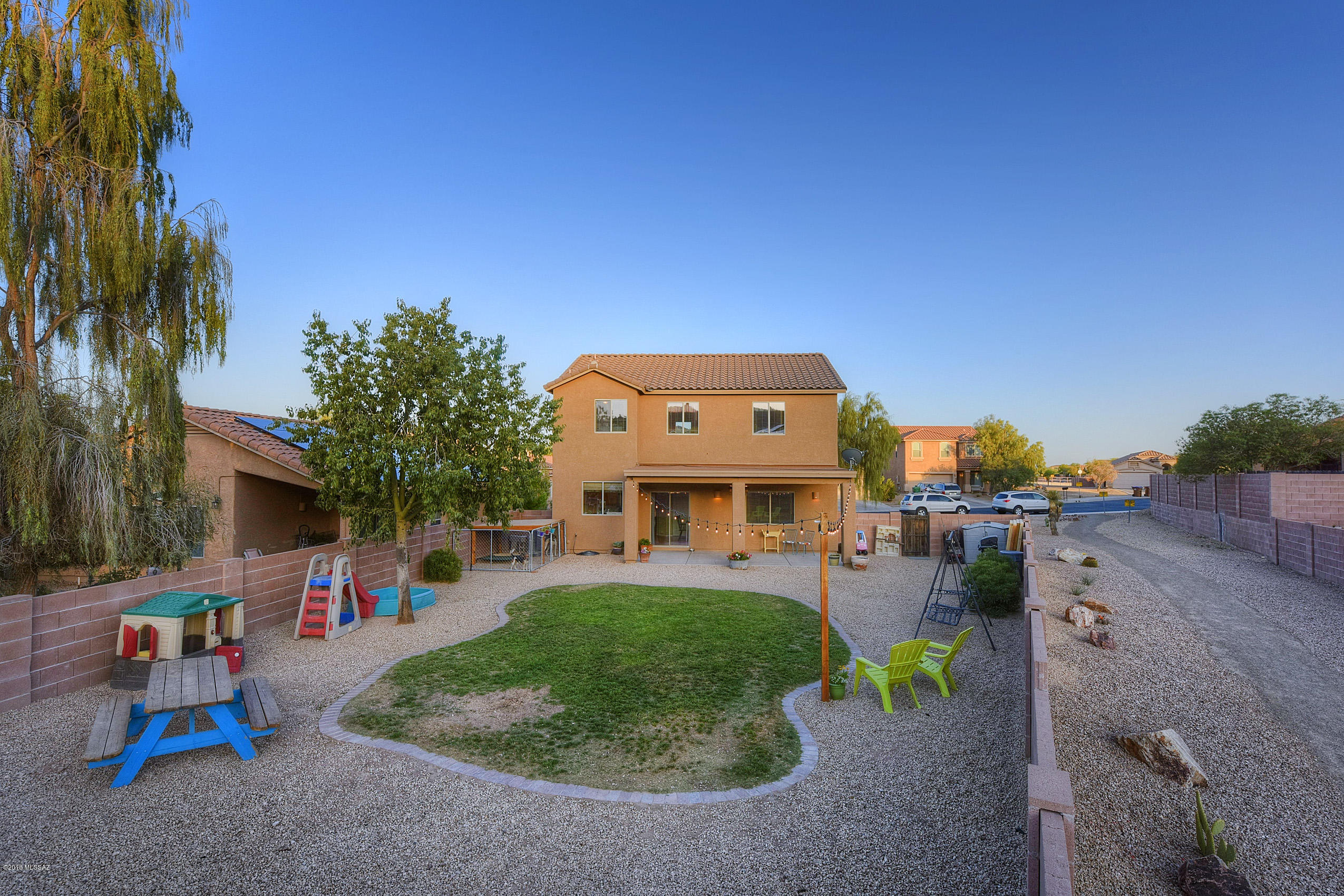 8855 N Twin Peaks Brook Drive