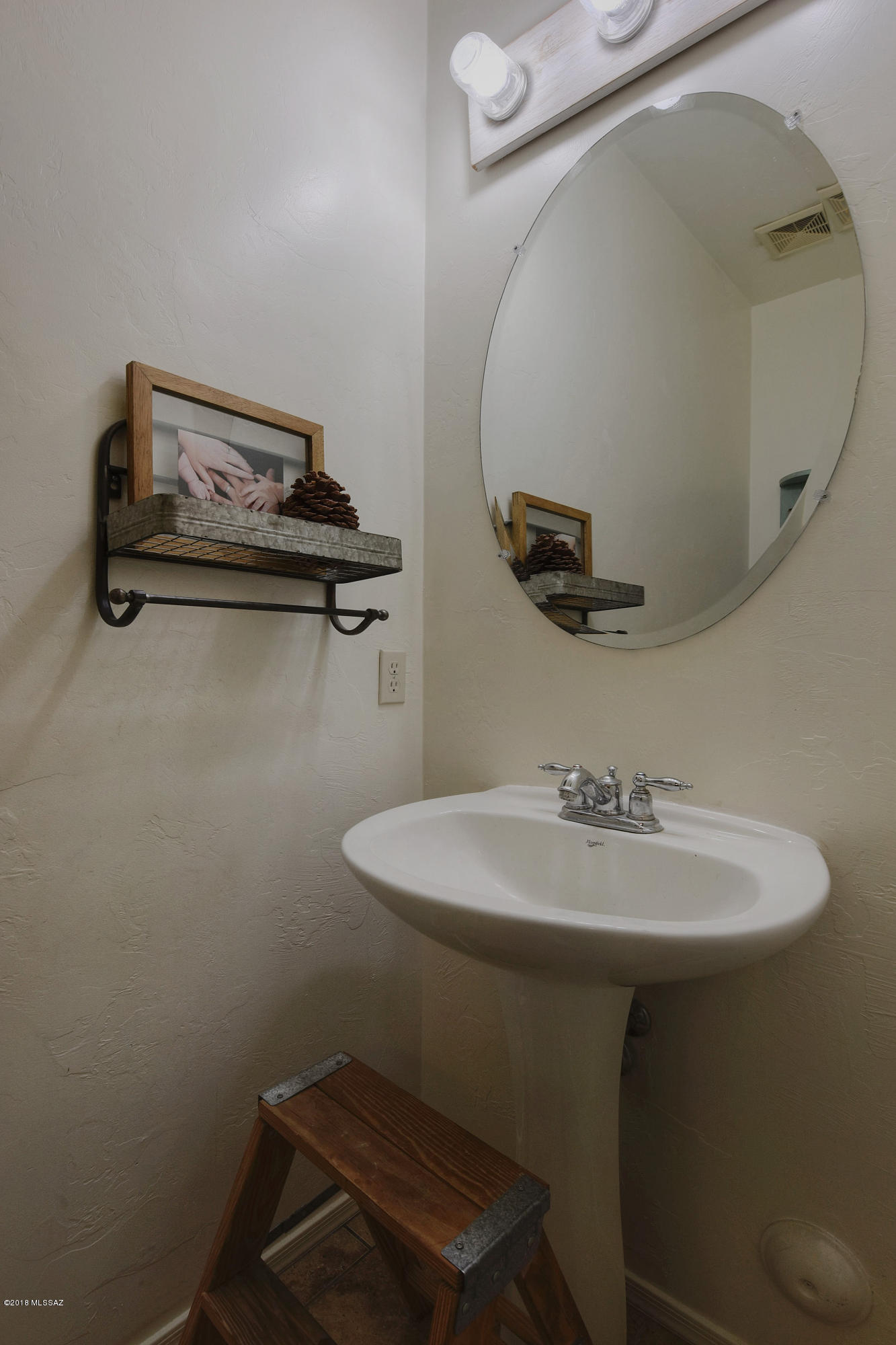 8855 N Twin Peaks Brook Drive