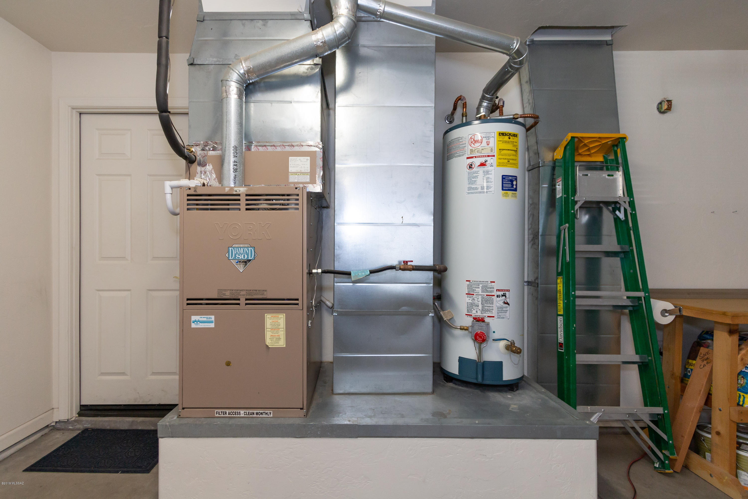 1425 W Carmel Pointe Drive