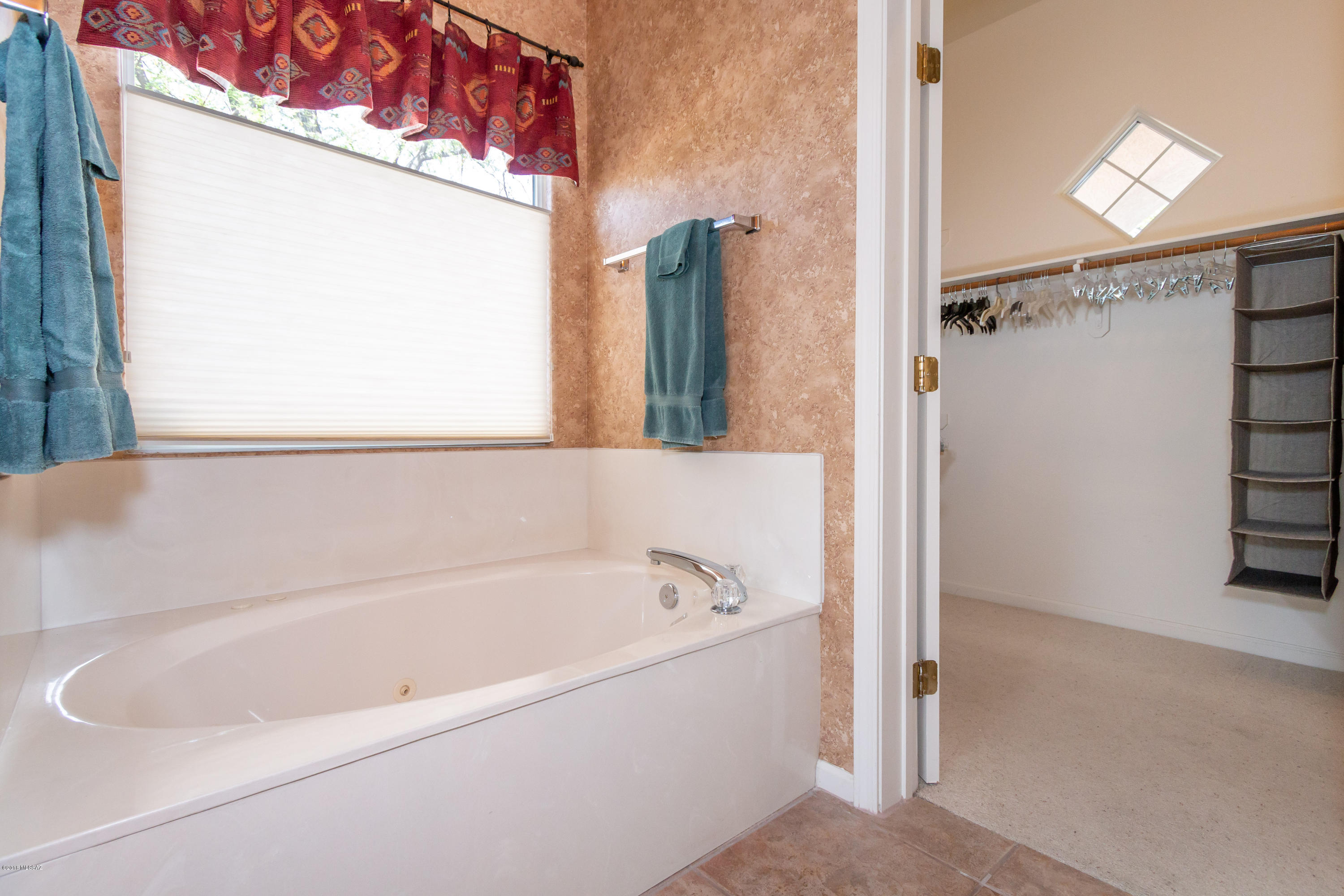 1425 W Carmel Pointe Drive