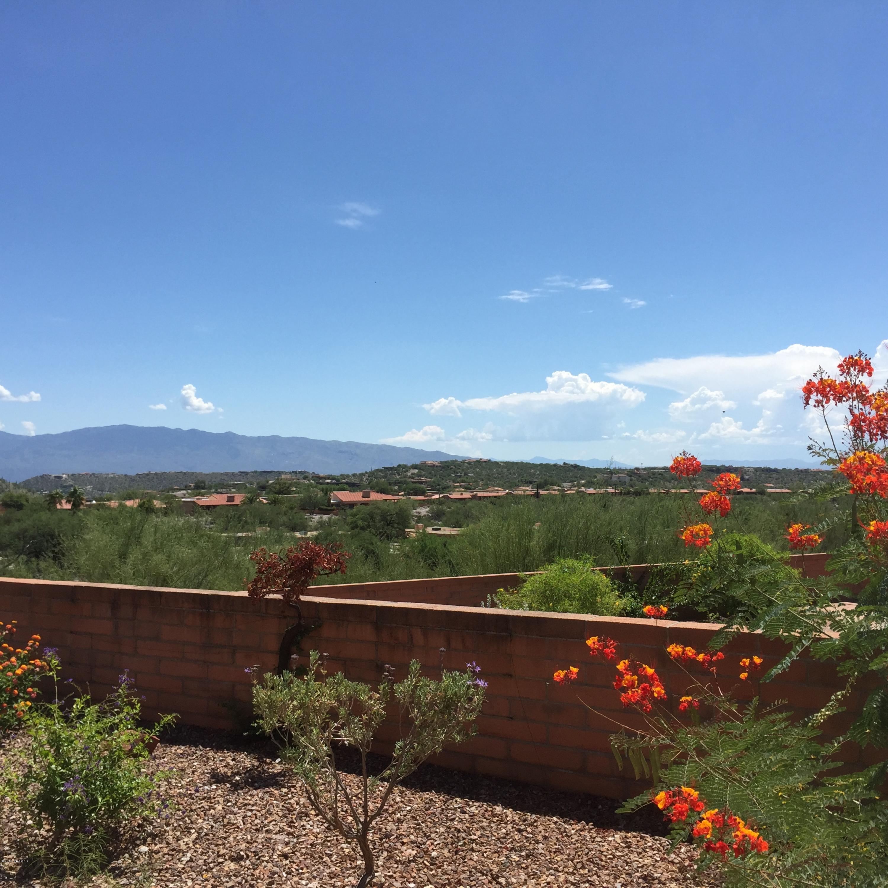 5540 N Via Velazquez