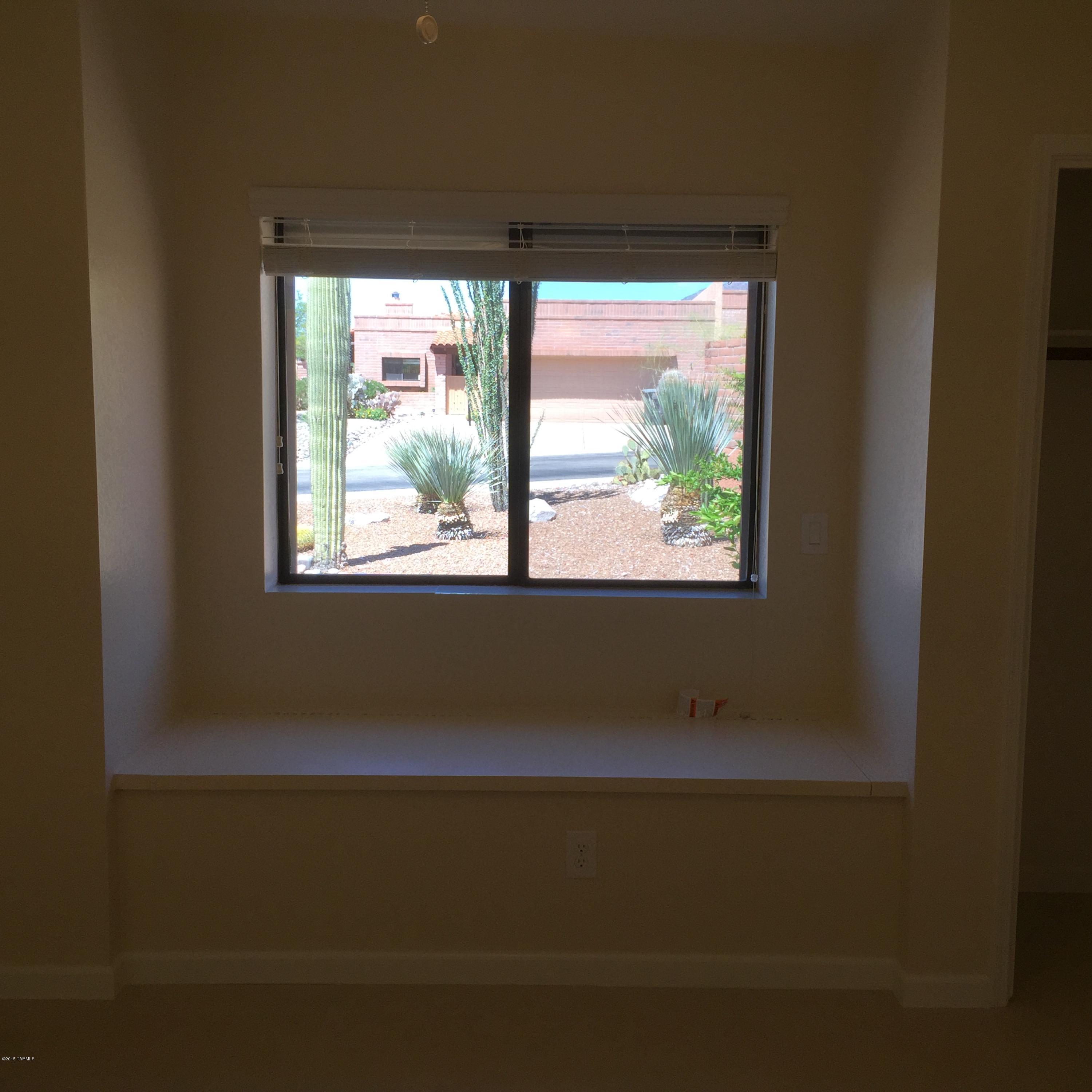 5540 N Via Velazquez