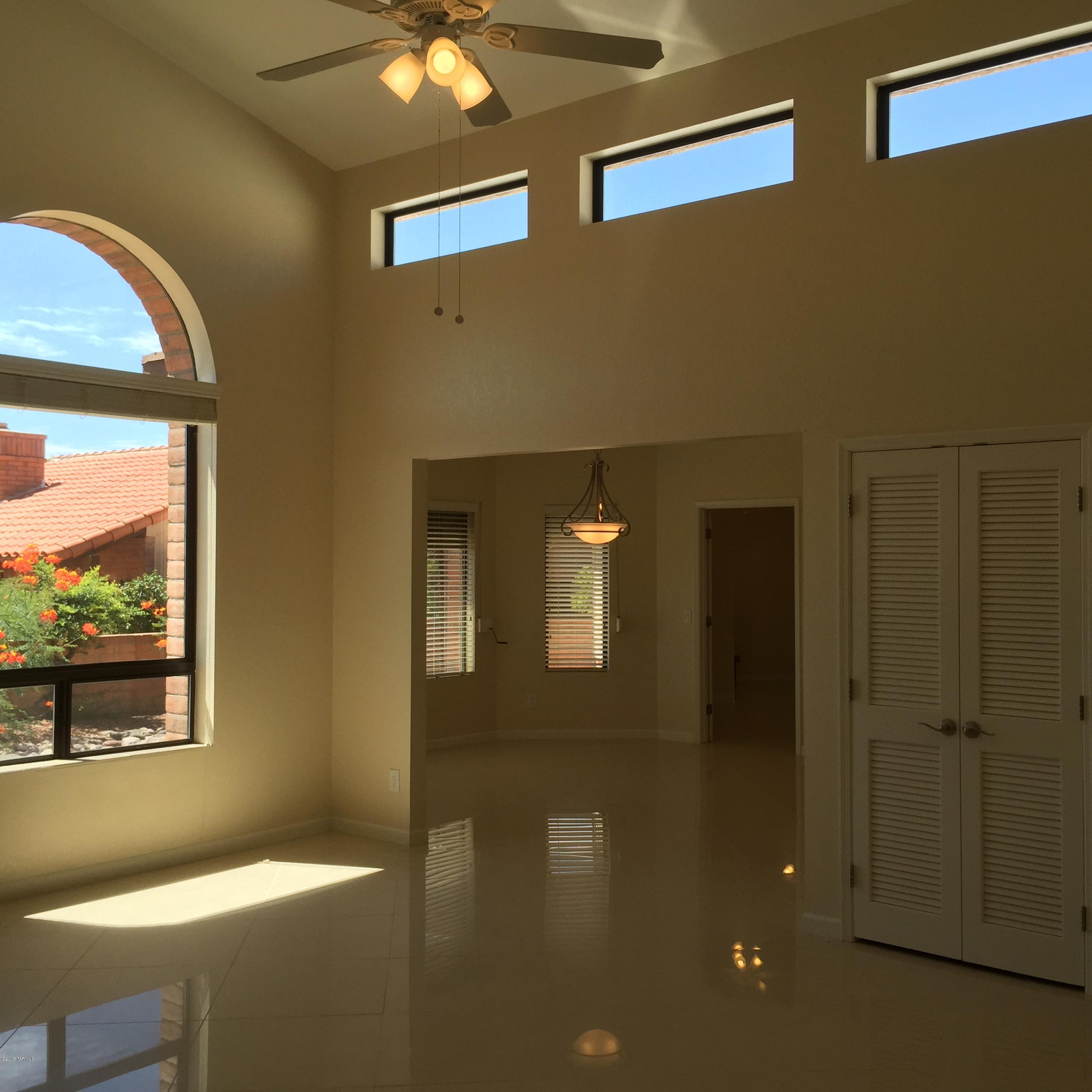 5540 N Via Velazquez