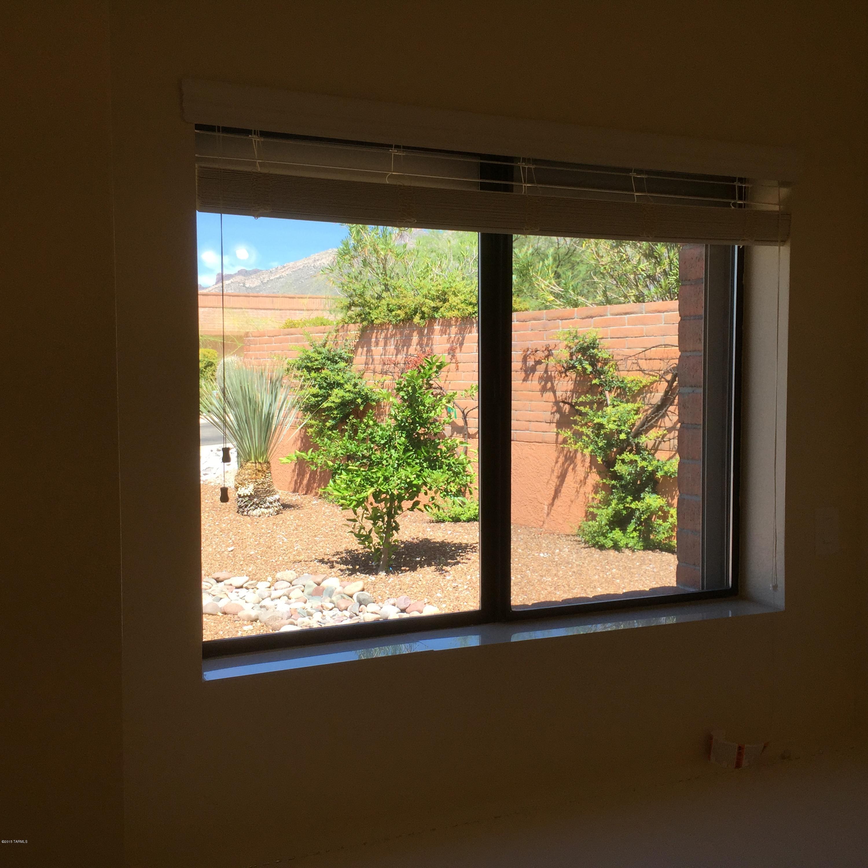 5540 N Via Velazquez