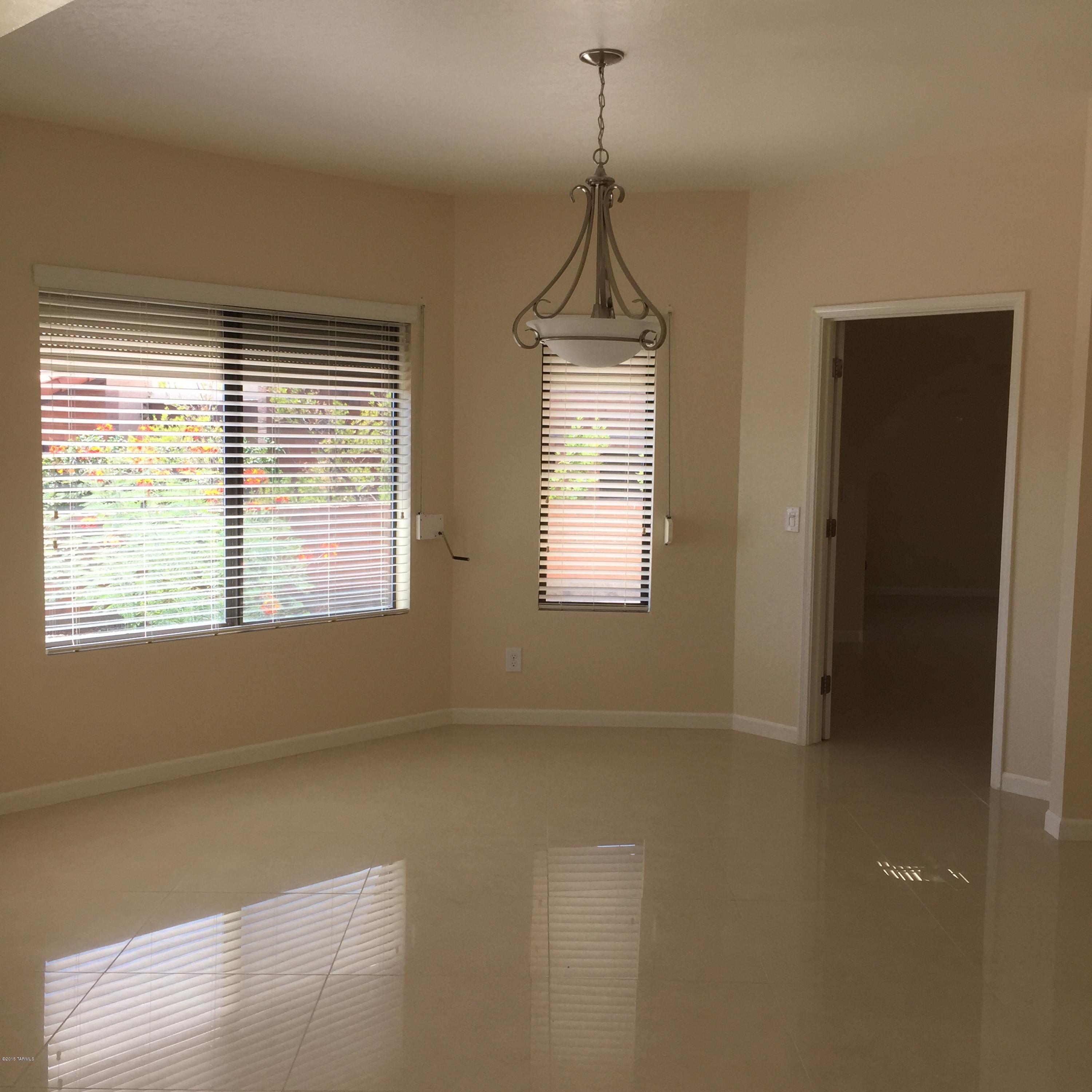 5540 N Via Velazquez