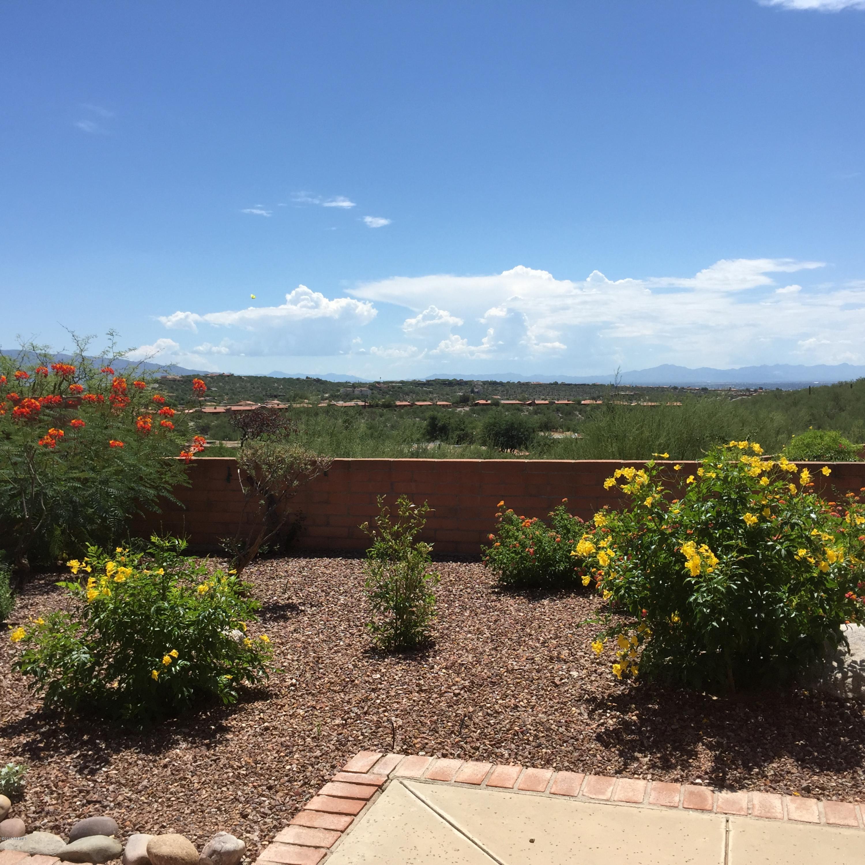 5540 N Via Velazquez