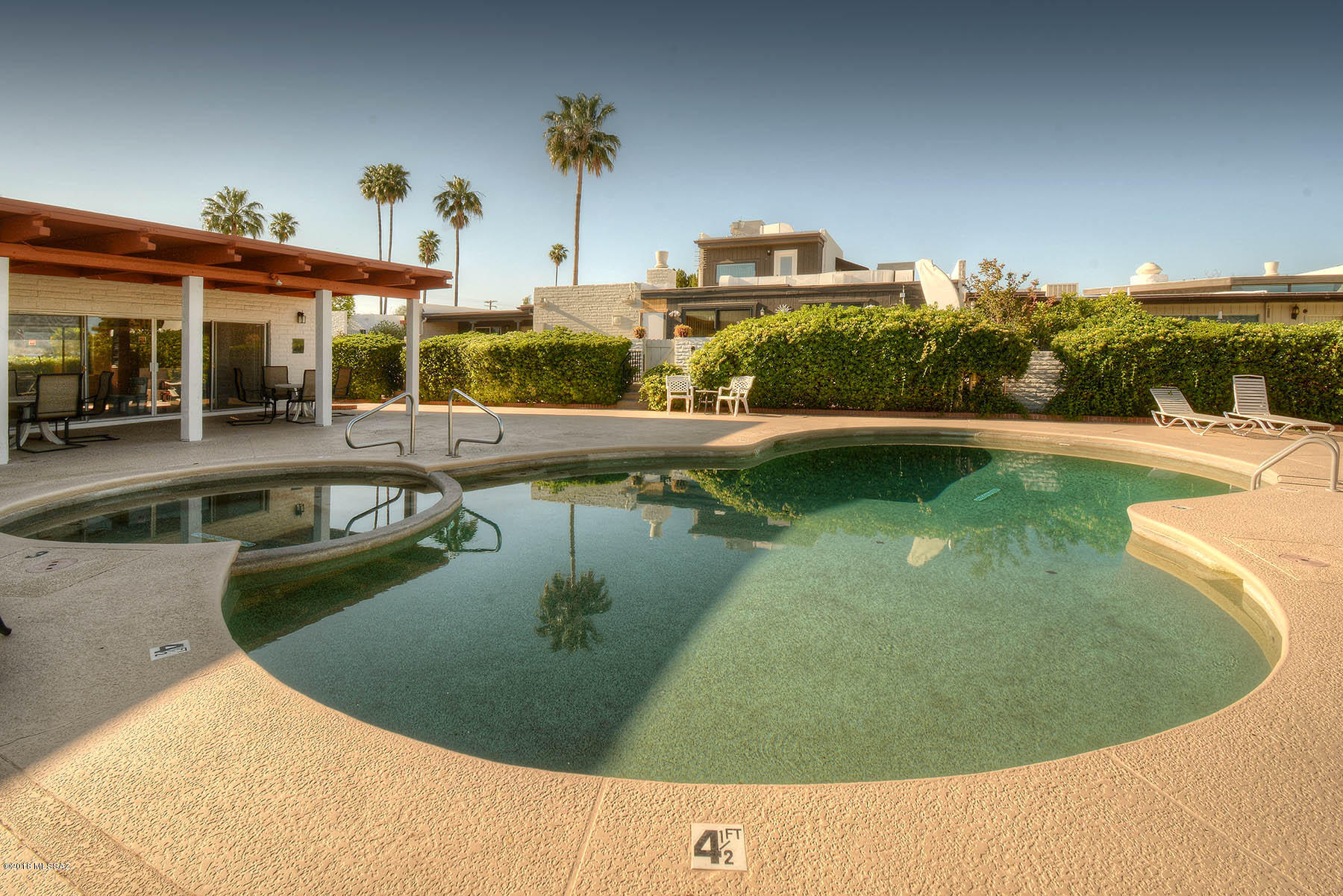 2121 N Calle De Vida