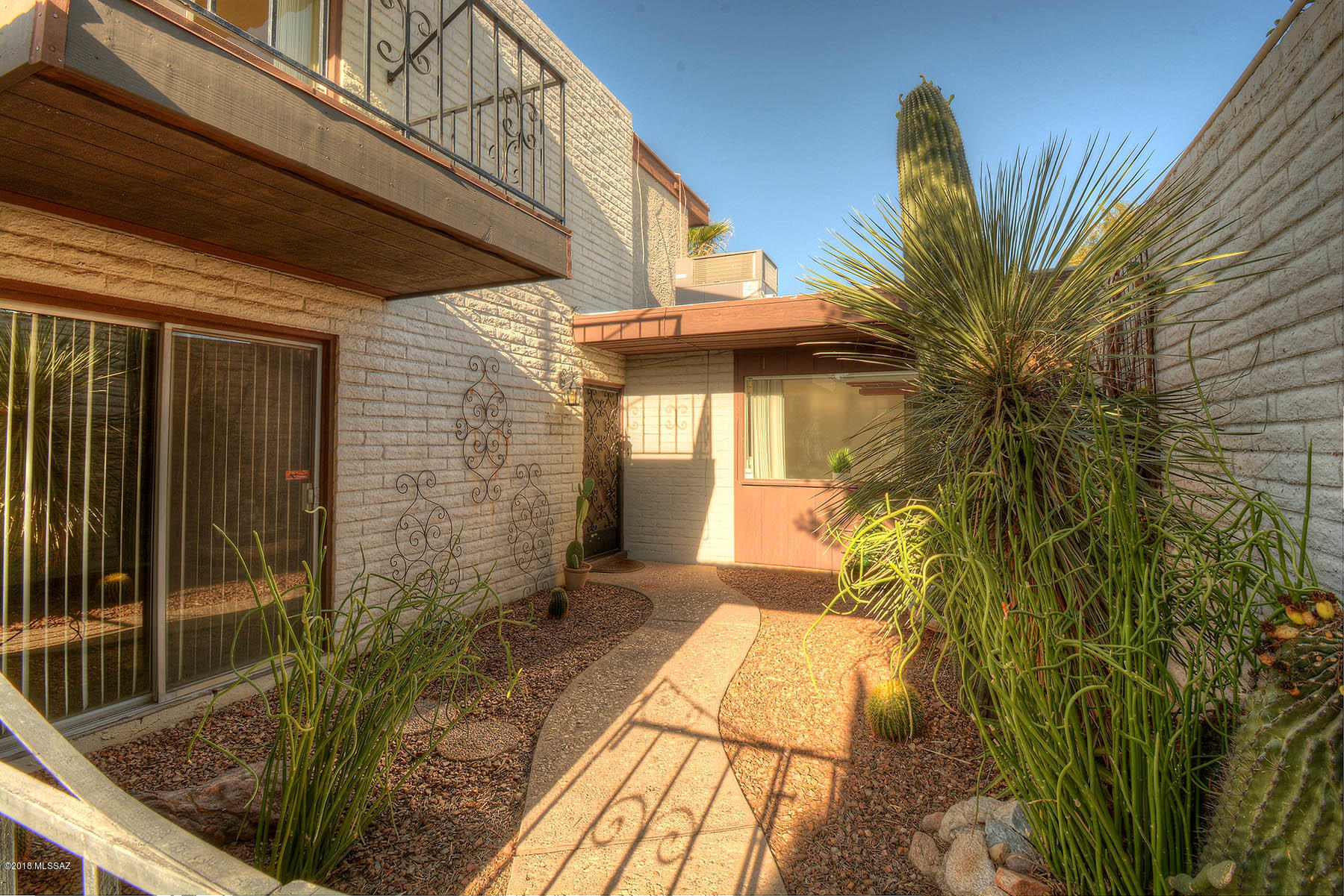 2121 N Calle De Vida