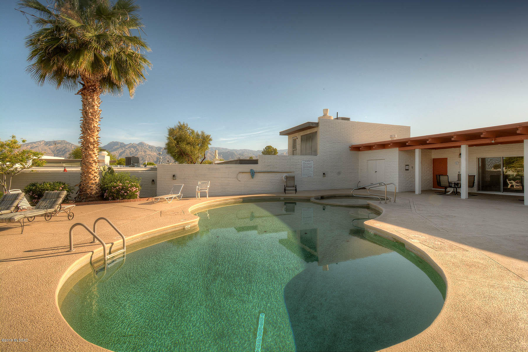 2121 N Calle De Vida