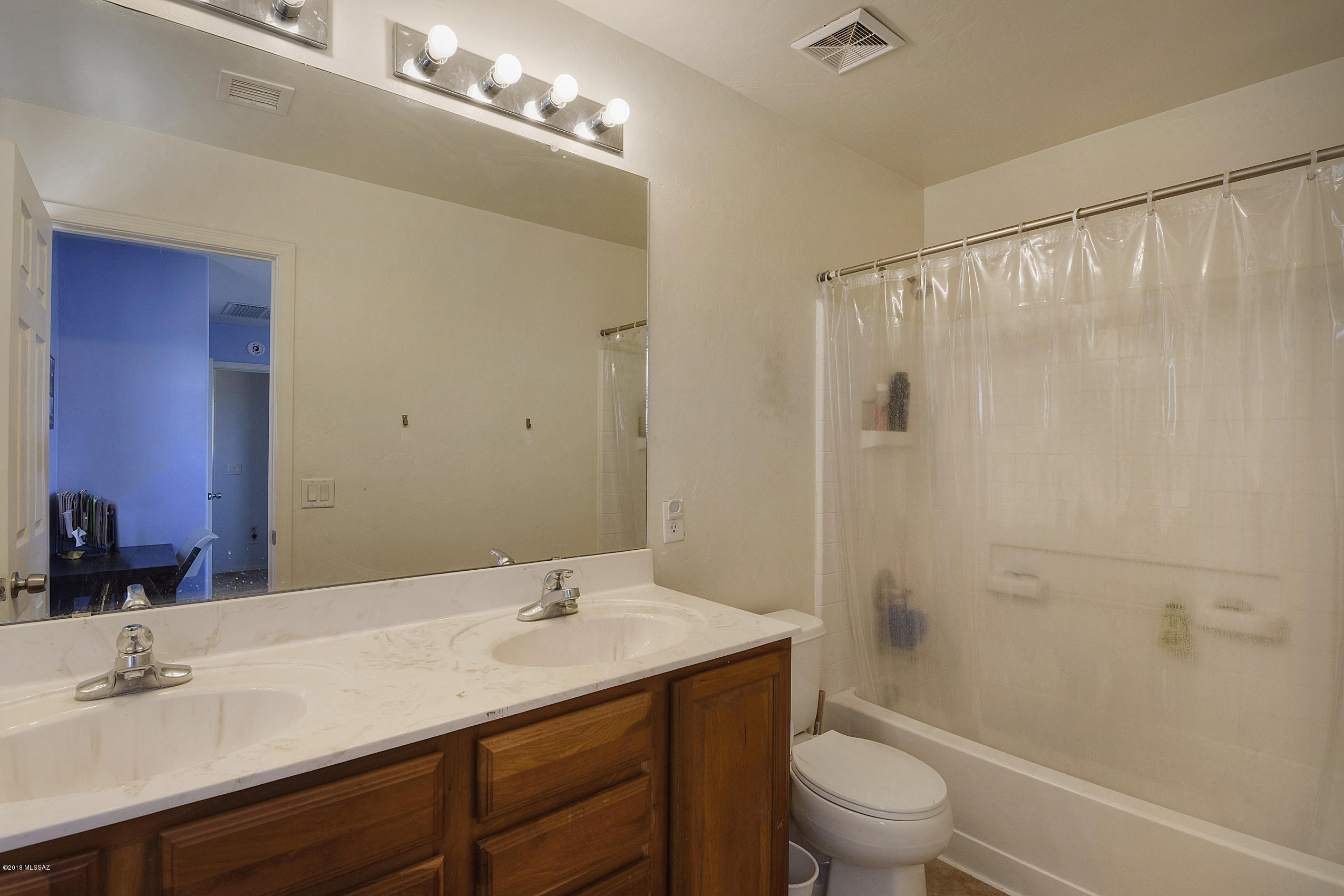 6249 E Stonechat Drive