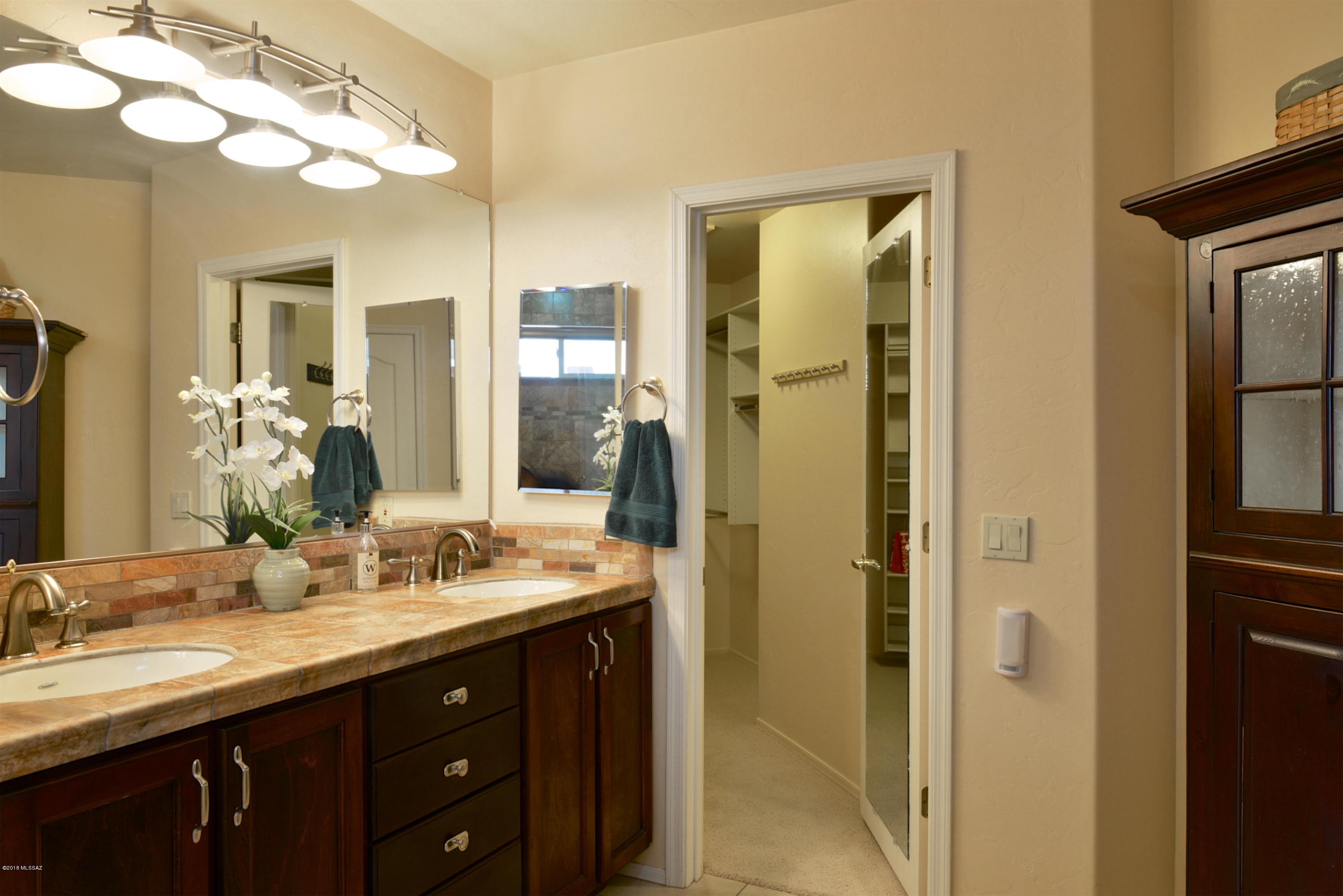 5116 N Fairway Spring Drive