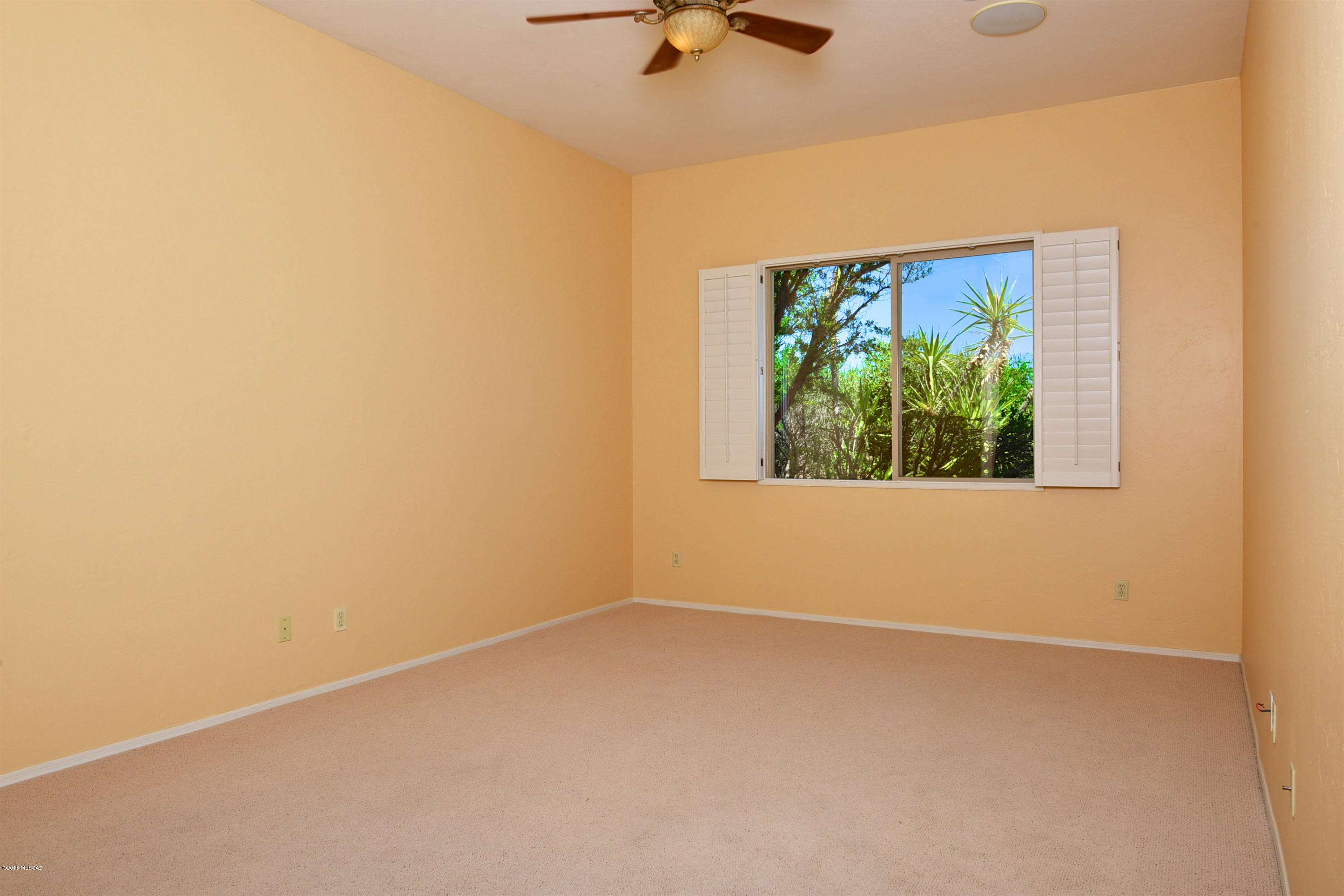 5116 N Fairway Spring Drive