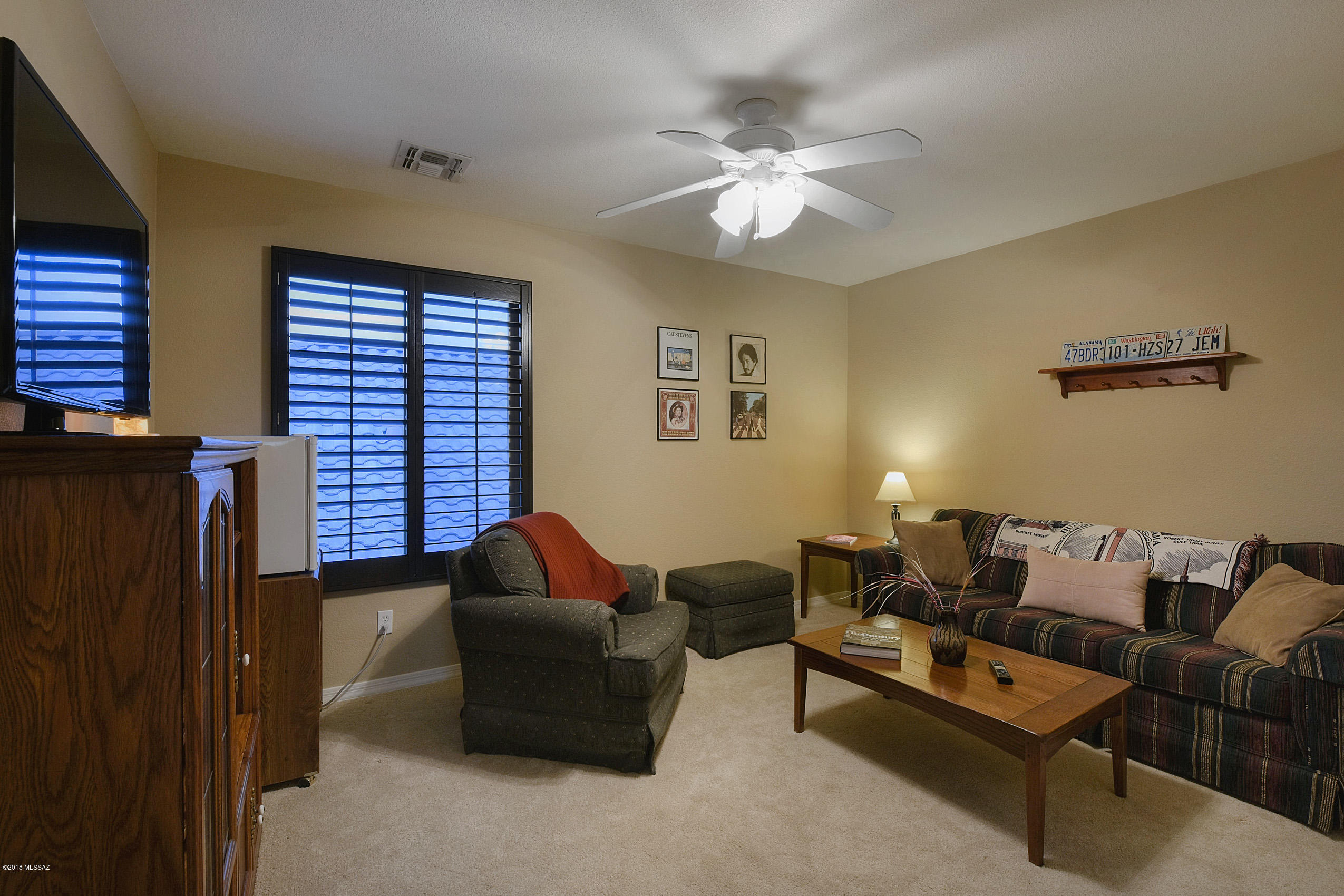 1009 W Leatherleaf Drive