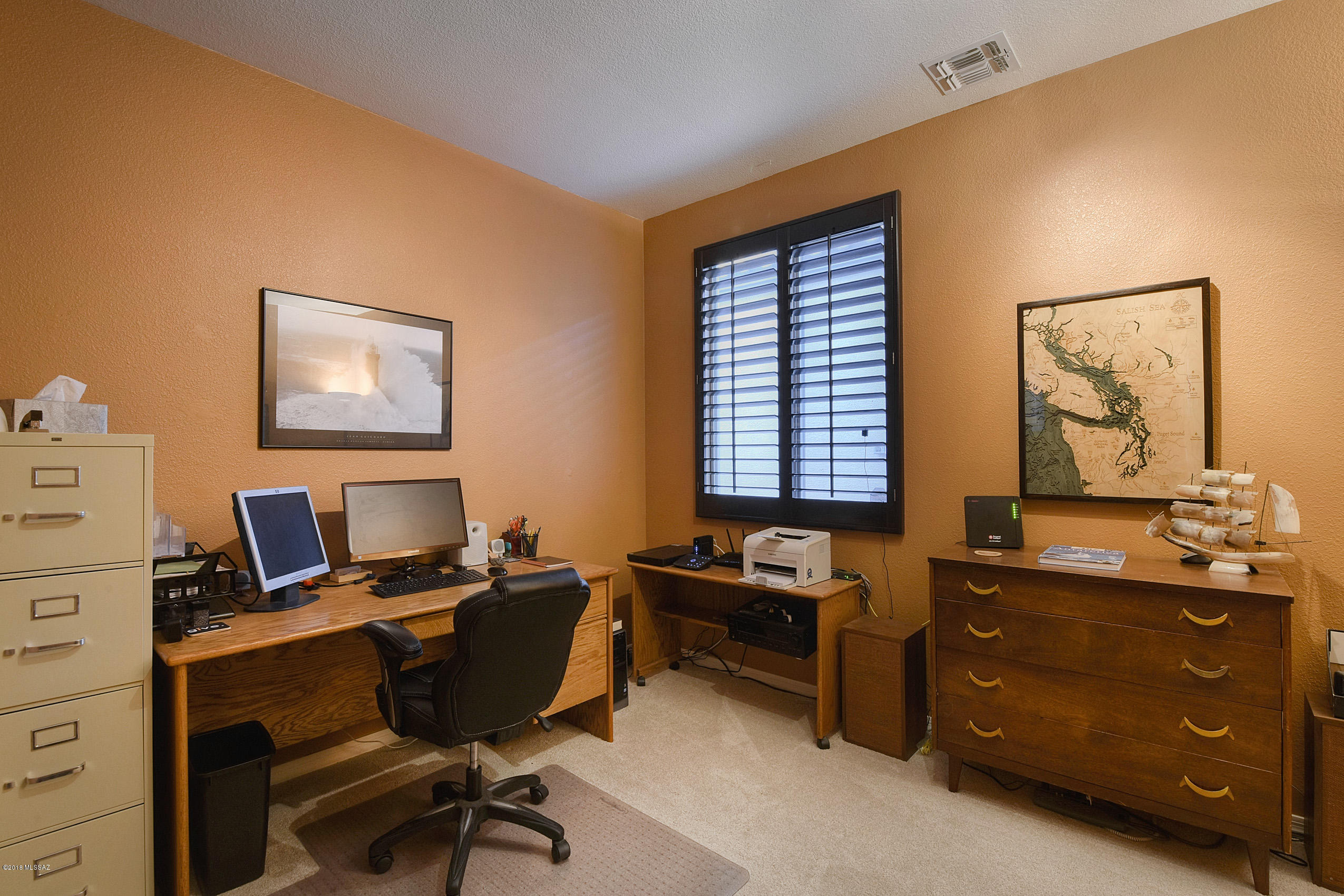 1009 W Leatherleaf Drive