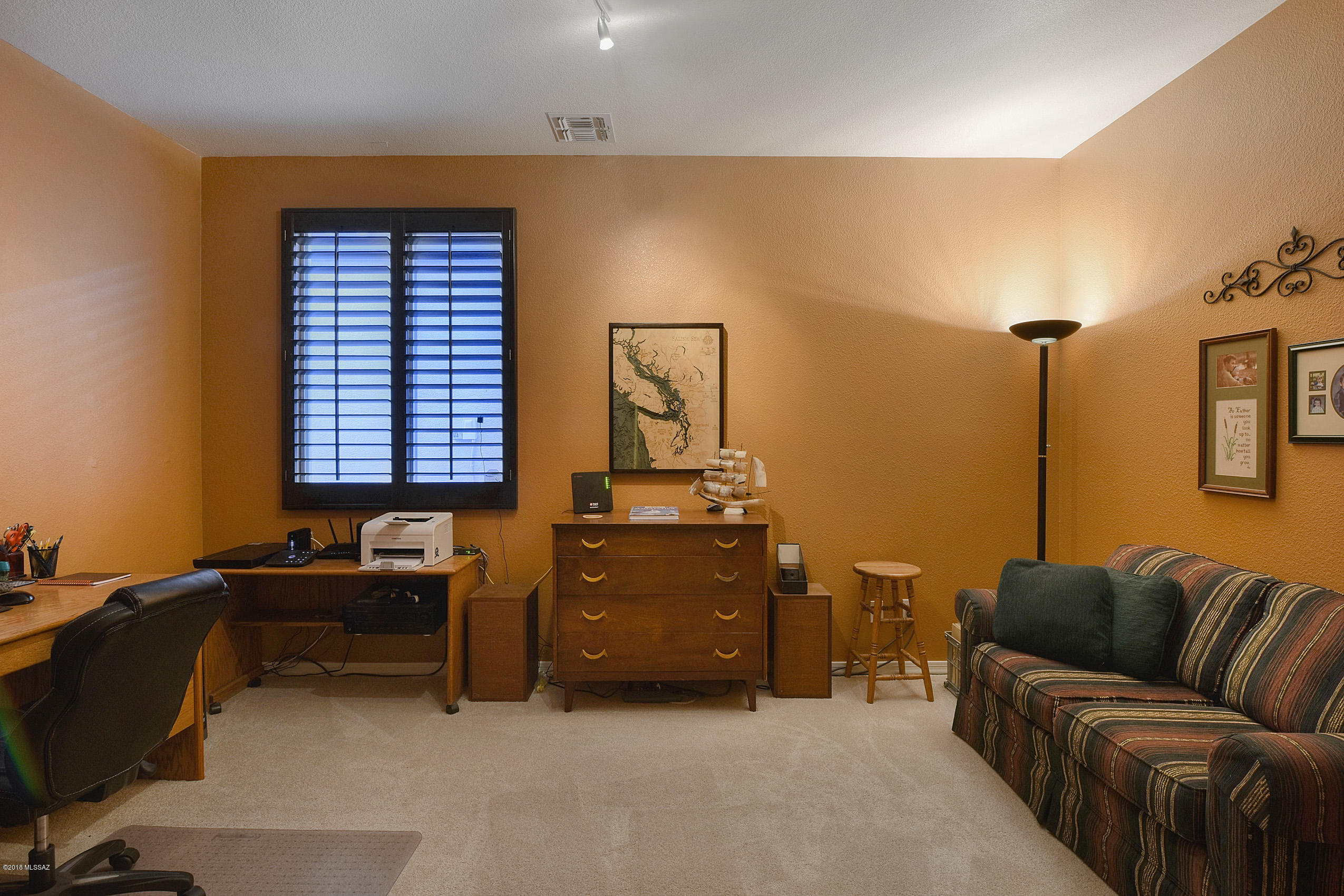 1009 W Leatherleaf Drive